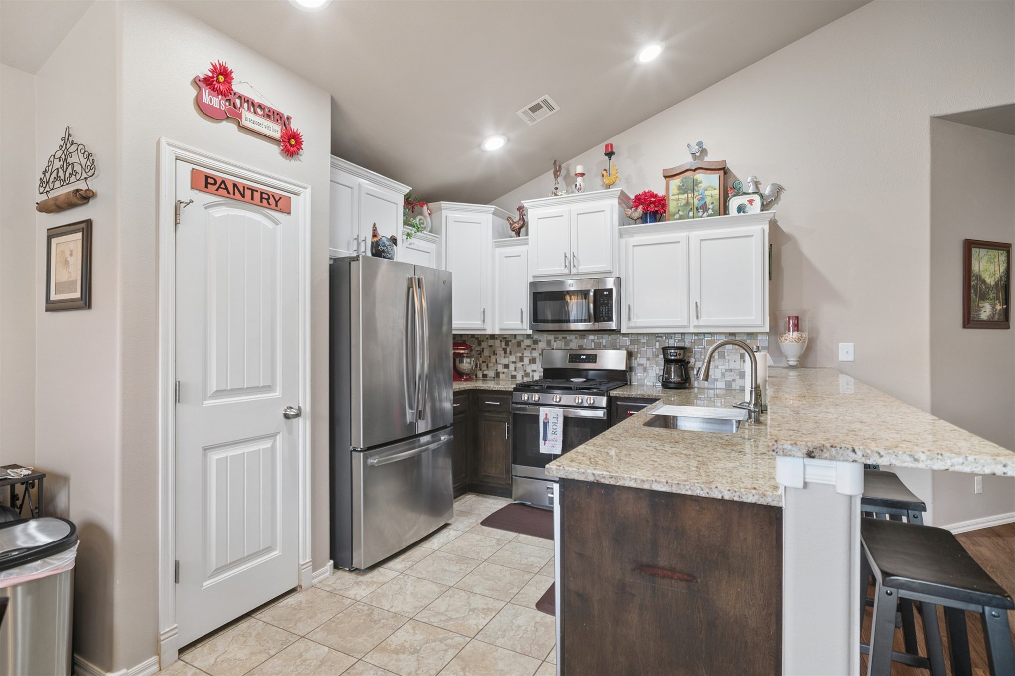 203 W 45th Place Property Photo 19