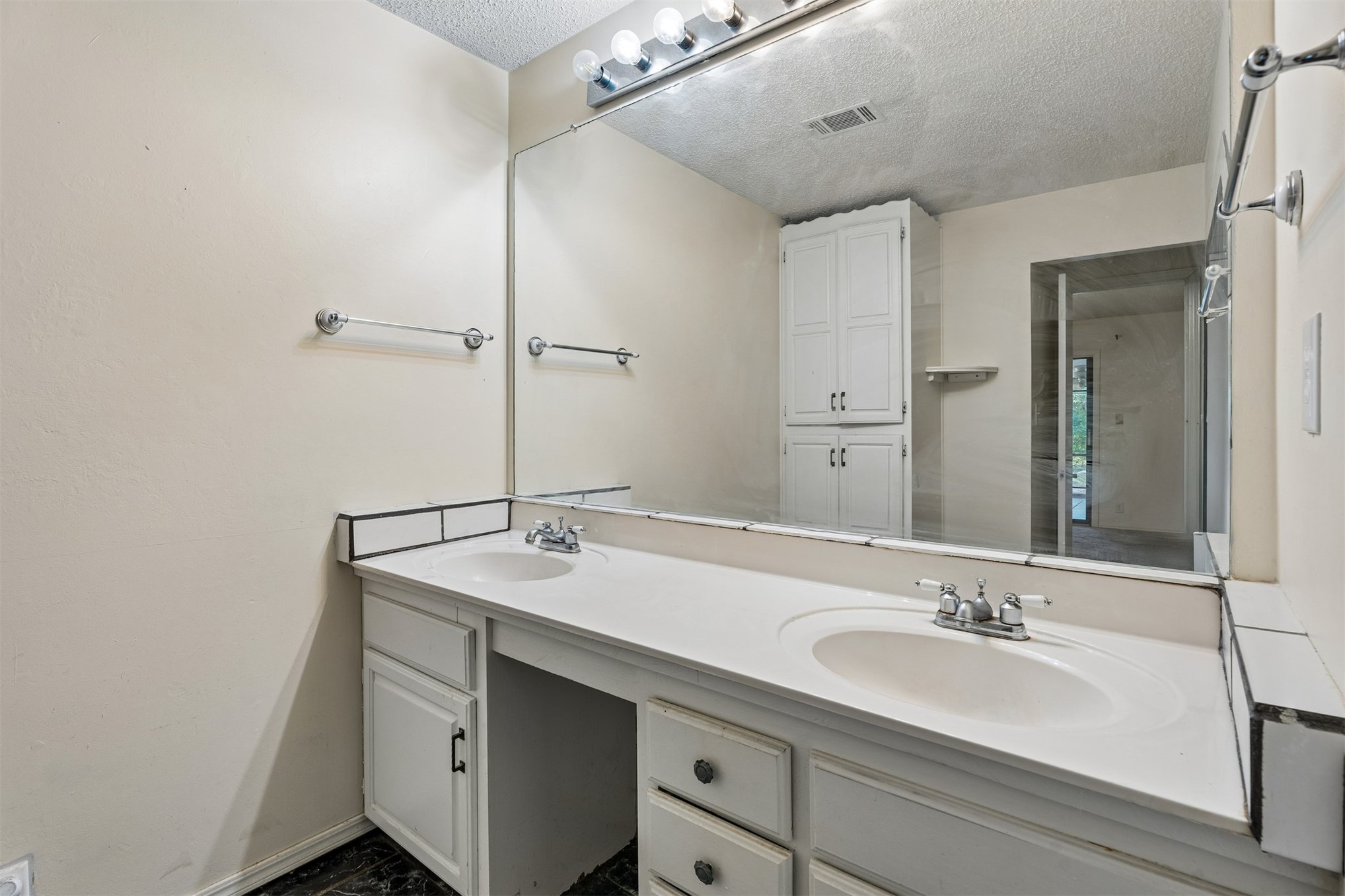 913 Sandstone Avenue Property Photo 29