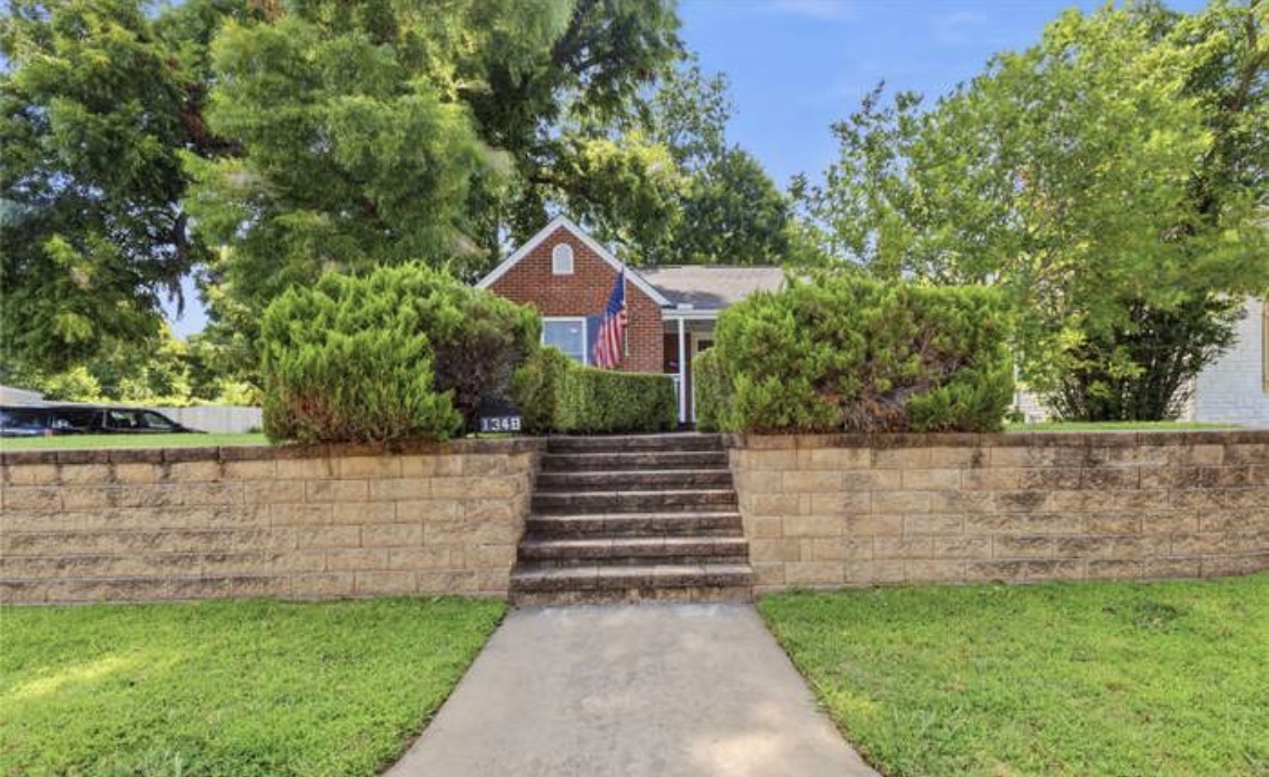 1348 S College Avenue Property Photo 2