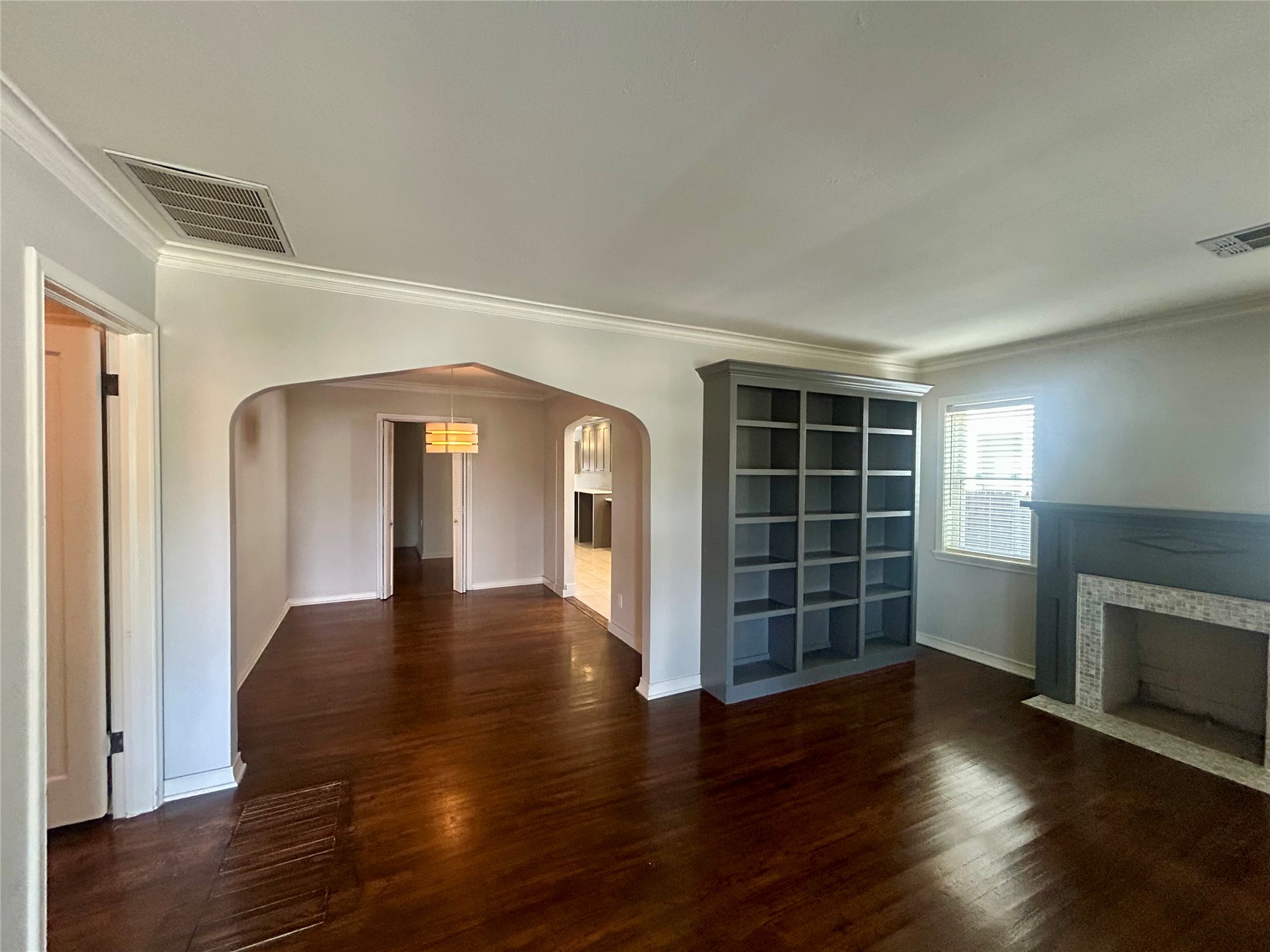 1348 S College Avenue Property Photo 6