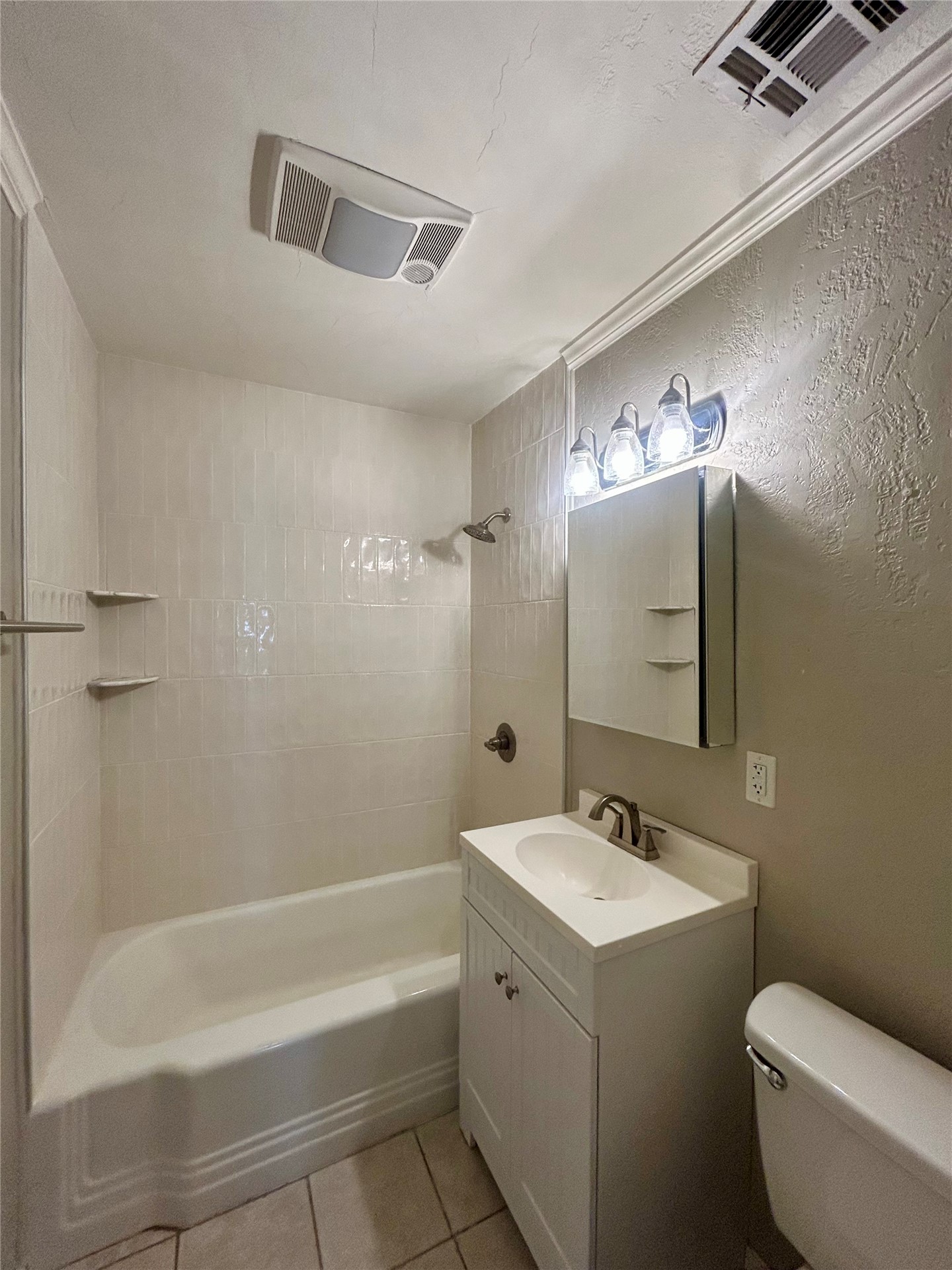 1348 S College Avenue Property Photo 10