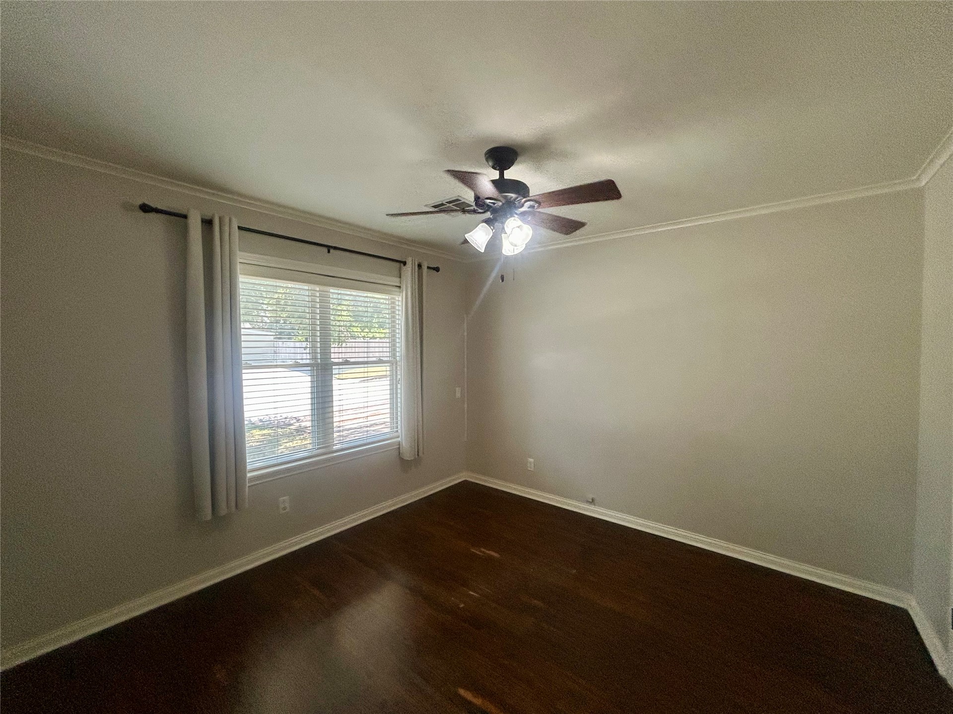 1348 S College Avenue Property Photo 11