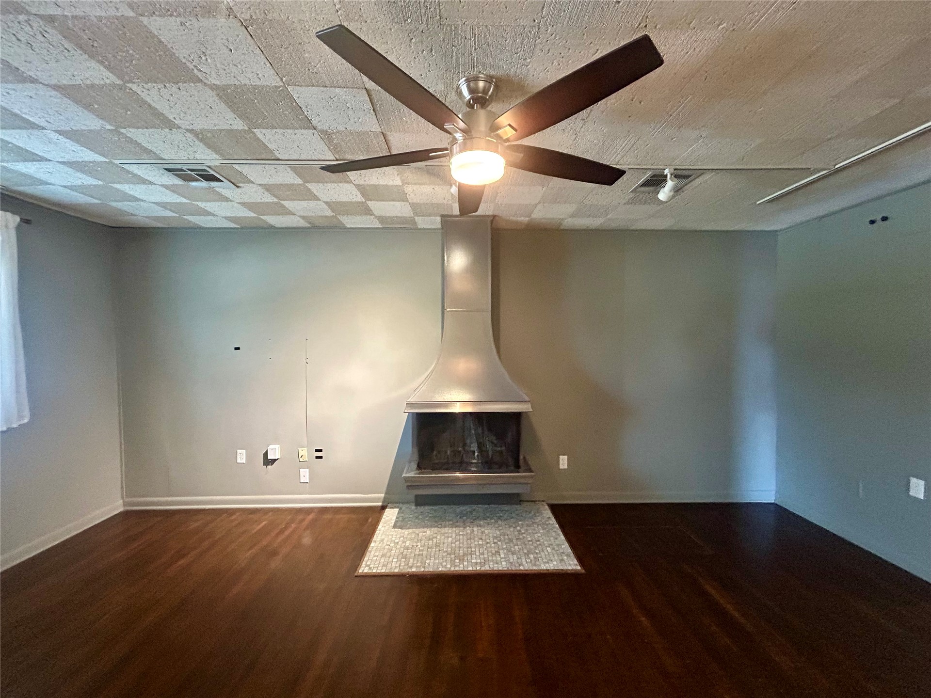 1348 S College Avenue Property Photo 16