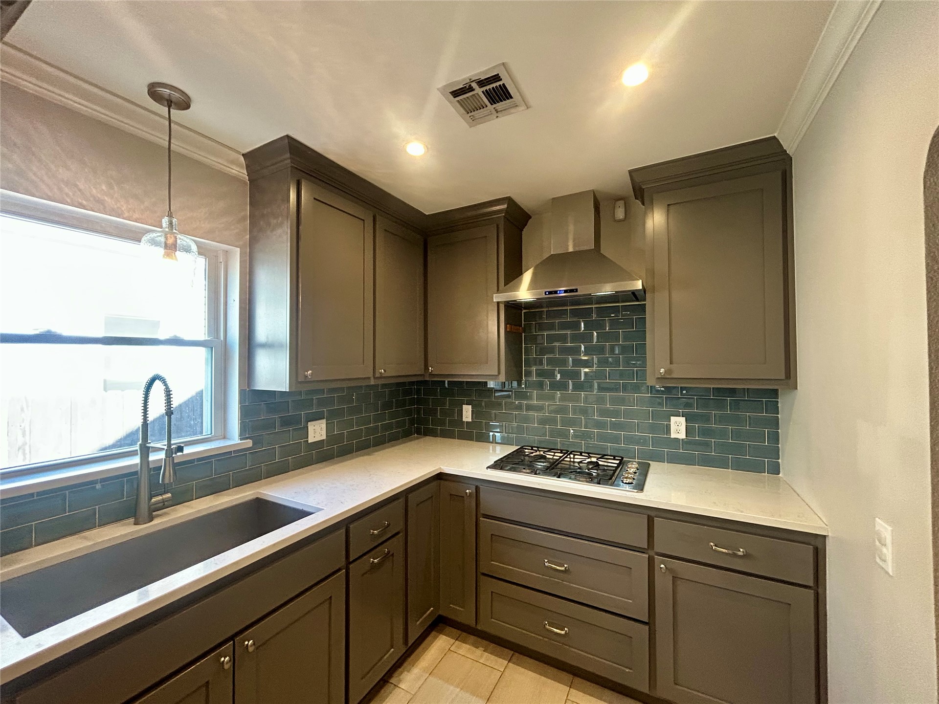 1348 S College Avenue Property Photo 19