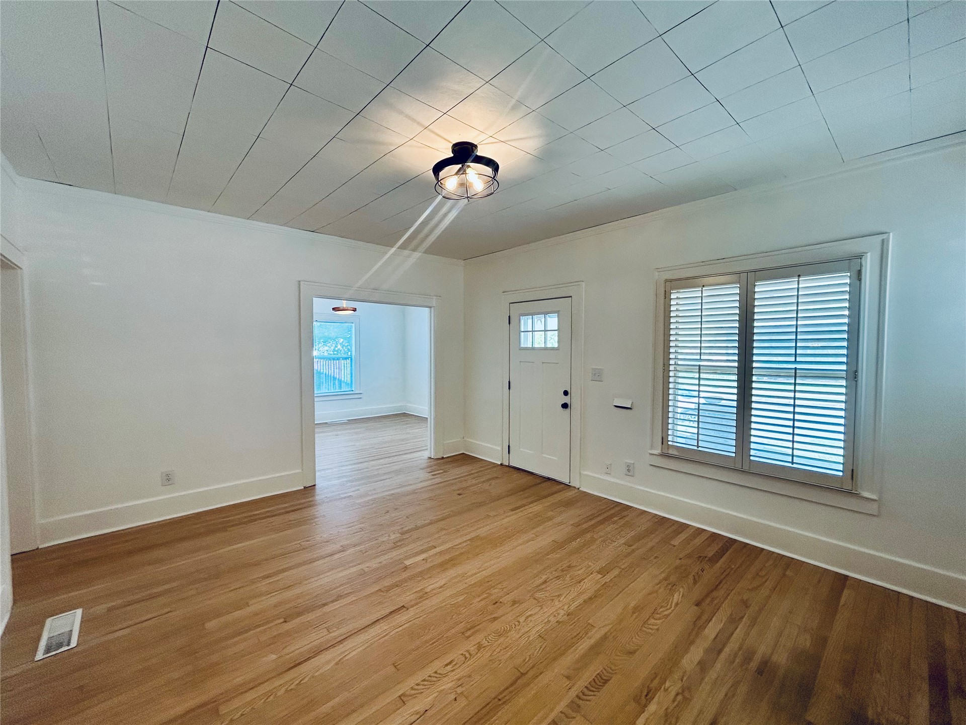 1348 S College Avenue Property Photo 26