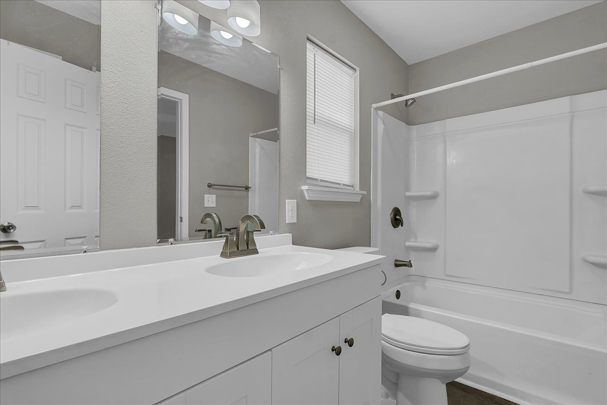 4107 W 56th Place Property Photo 28