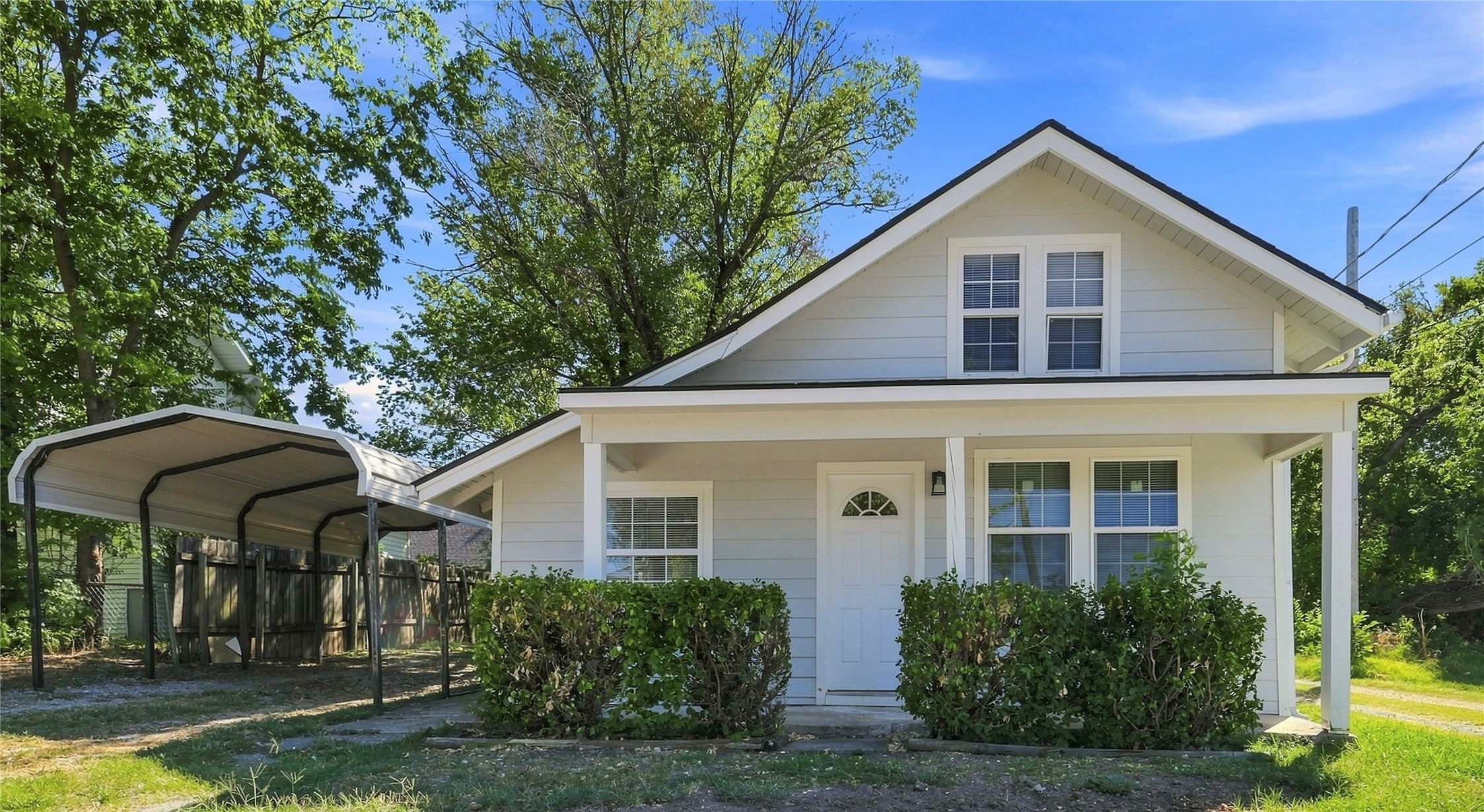 207 N Date Avenue Property Photo 1