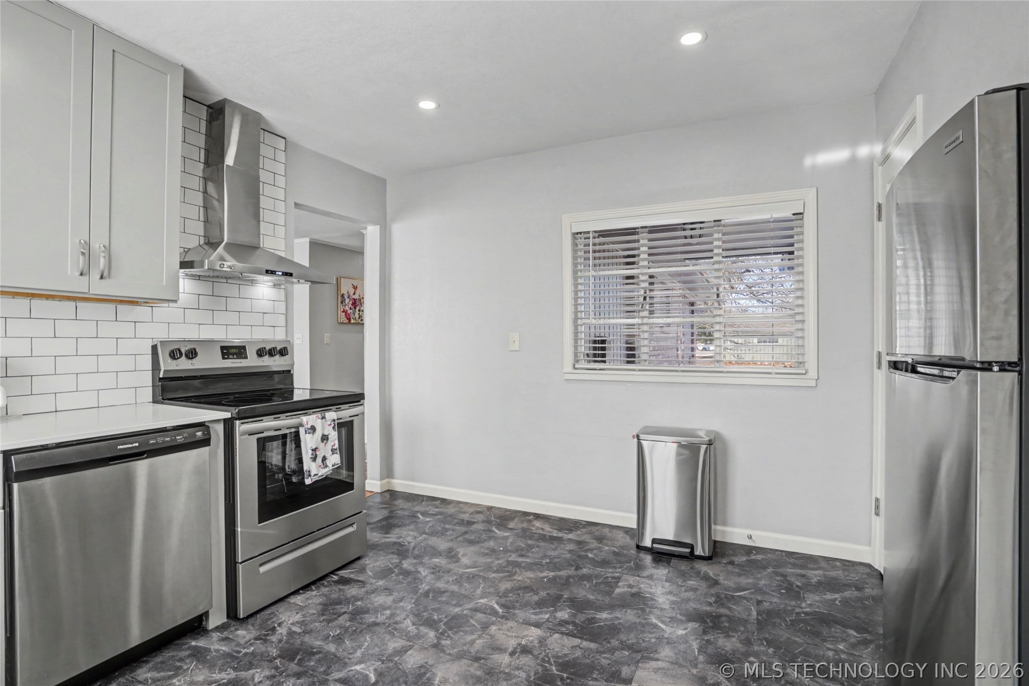 2441 S Norwood Avenue Property Photo 10
