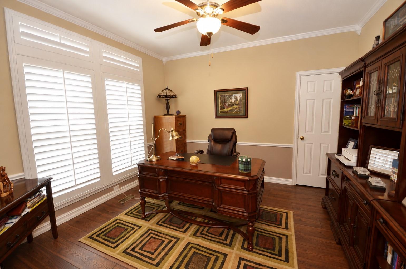 5408 Orlando Circle Property Photo 6