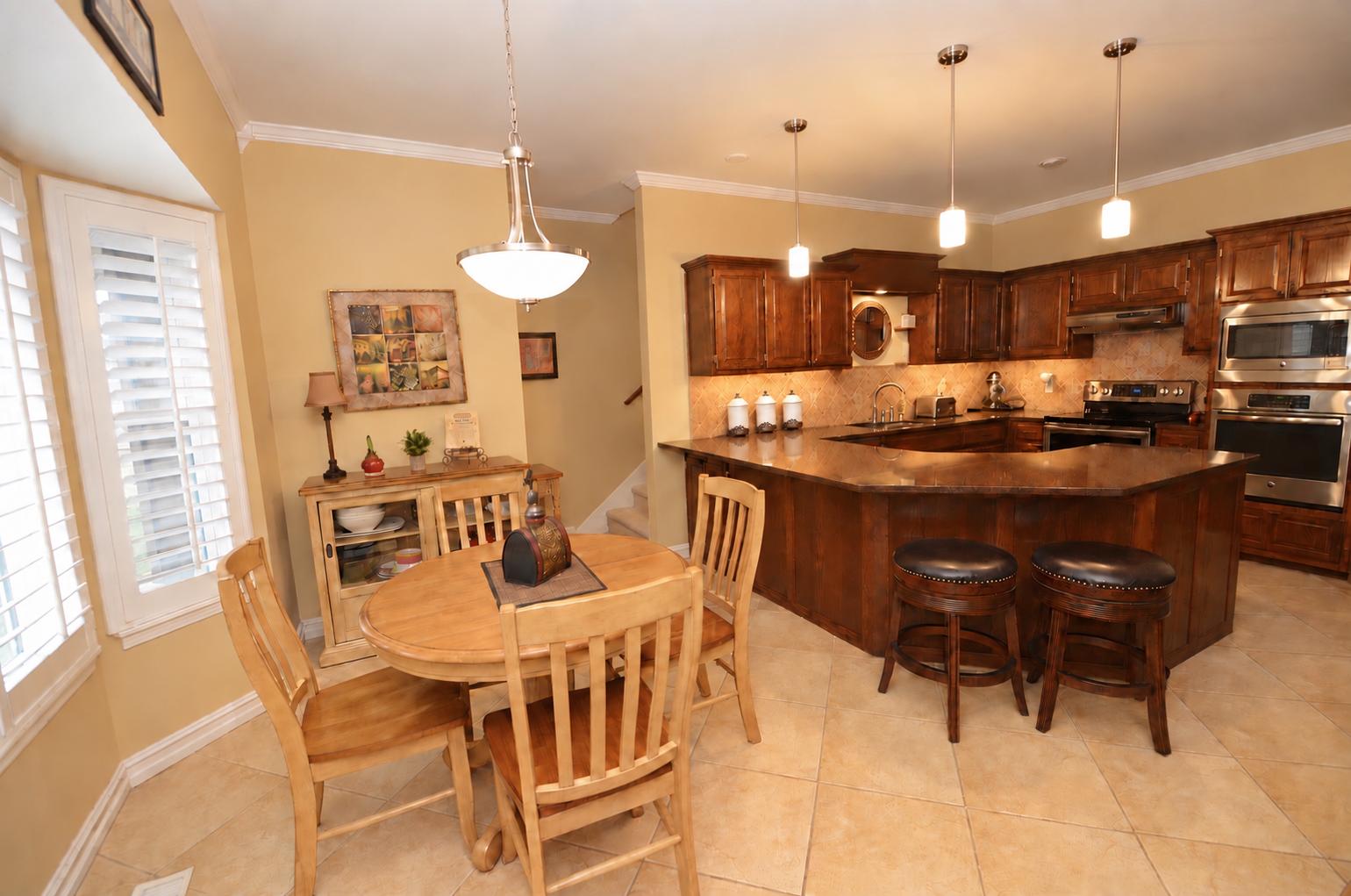5408 Orlando Circle Property Photo 8
