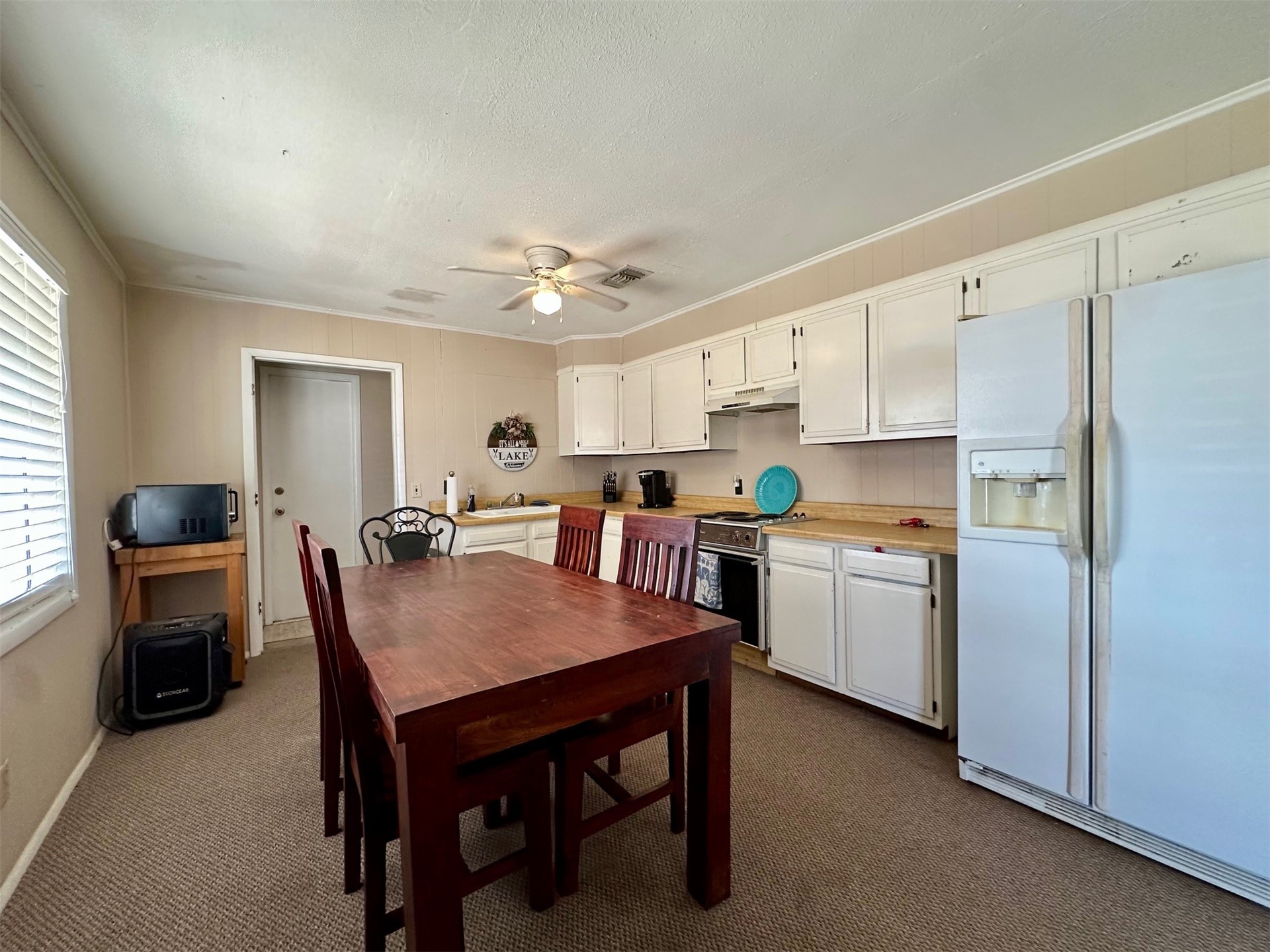 12158 Landing Drive Property Photo 8