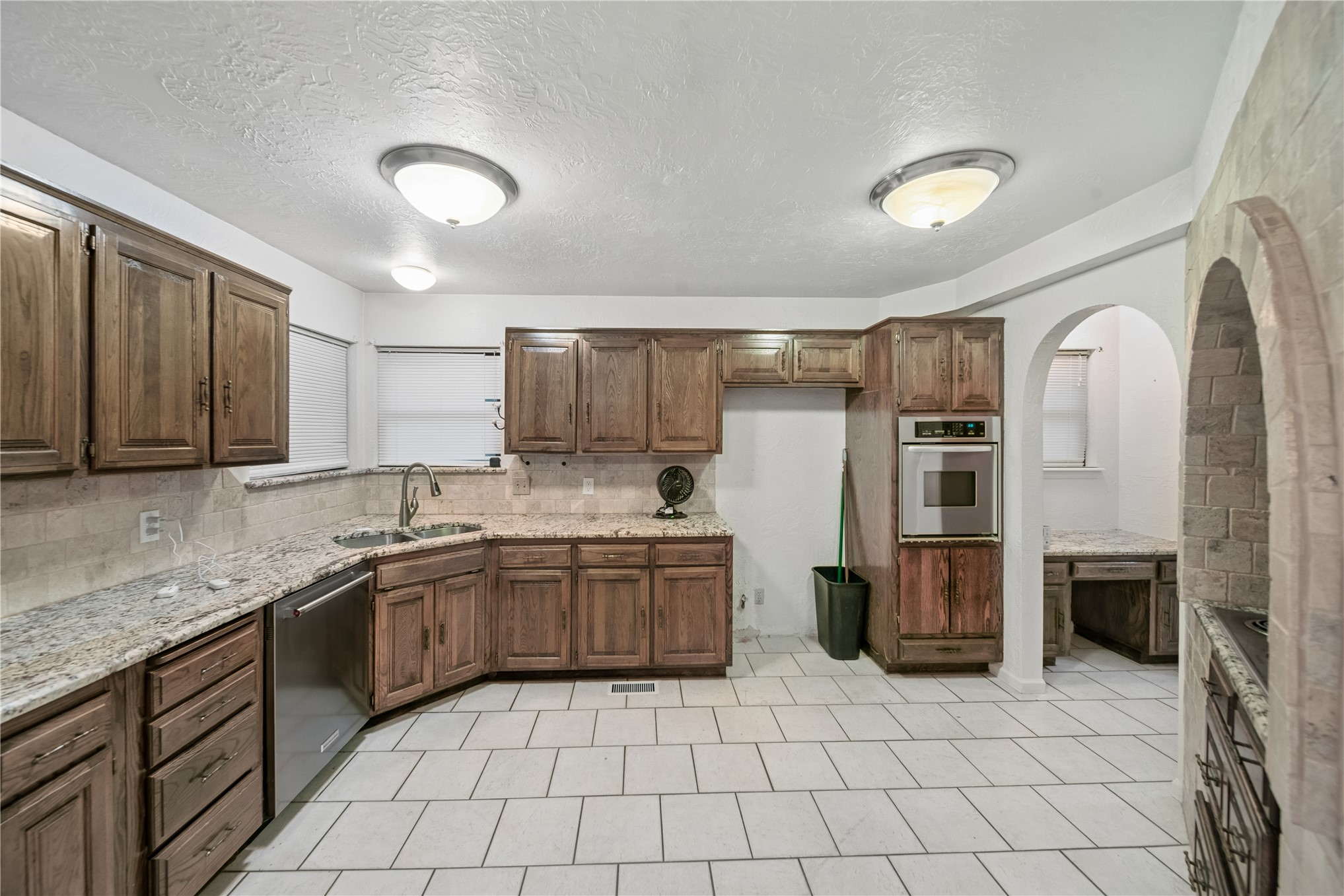 13251 S 275th East Avenue Property Photo 17
