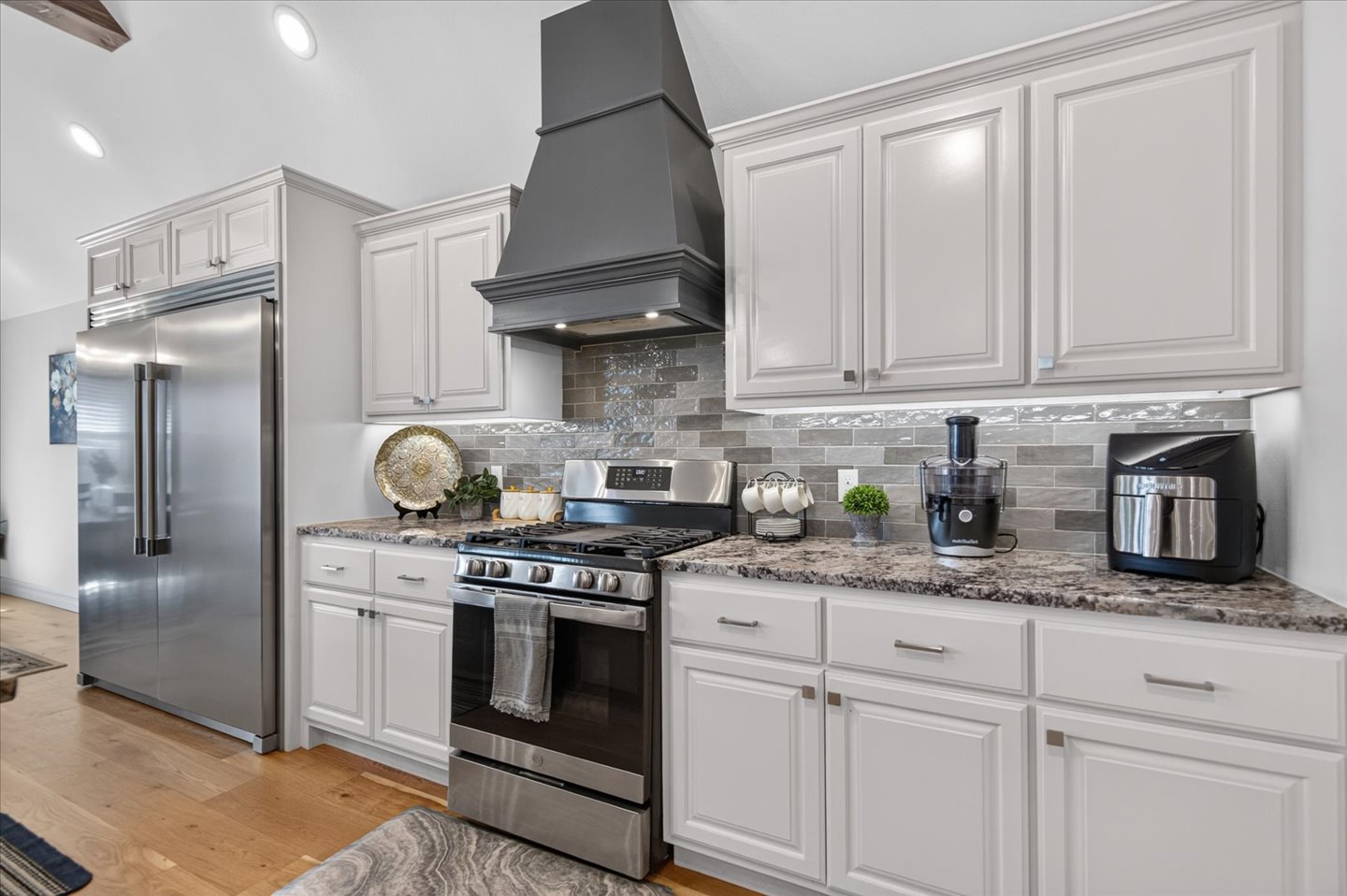 5523 Aspen Avenue Property Photo 7