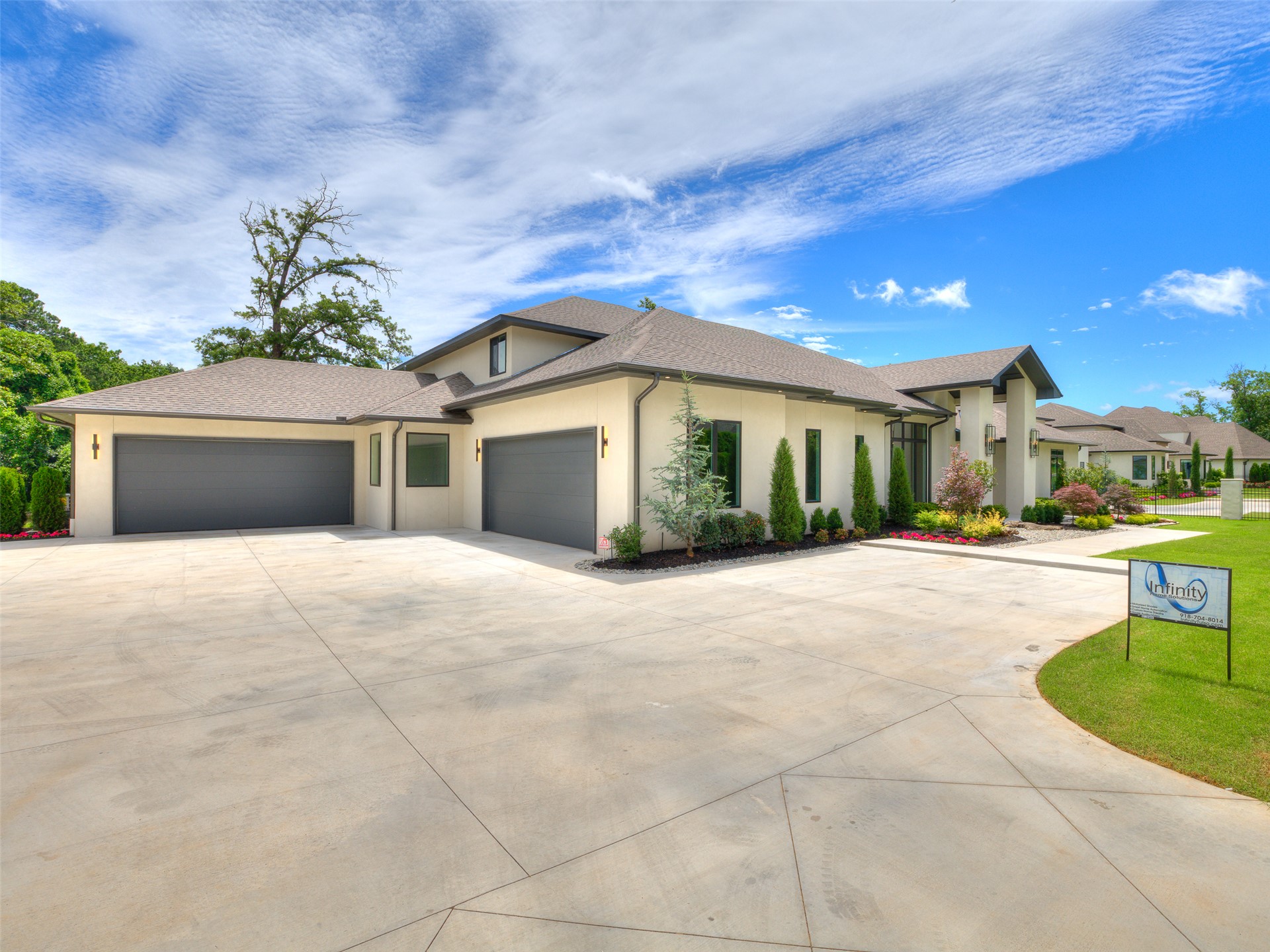 10775 S Sheridan Road Property Photo 4