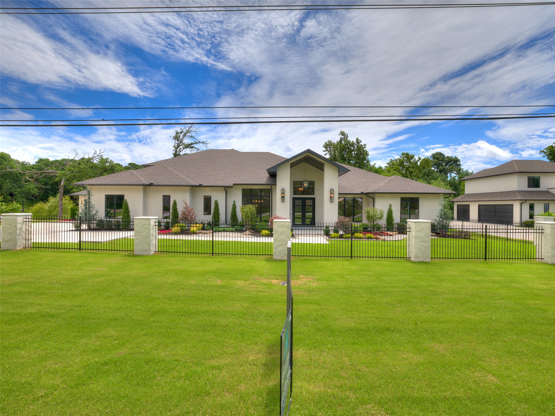 10775 S Sheridan Road Property Photo 8