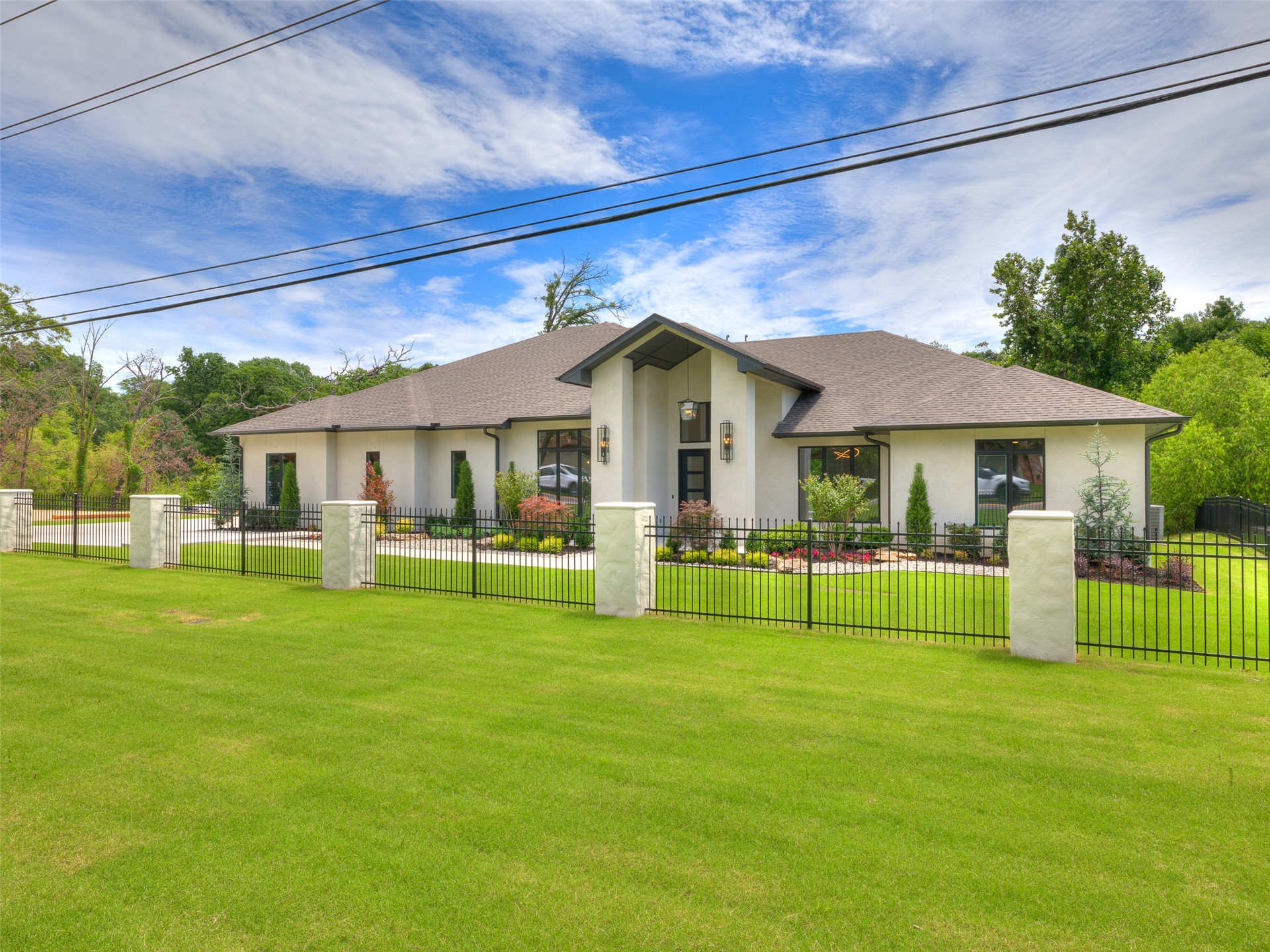 10775 S Sheridan Road Property Photo 9