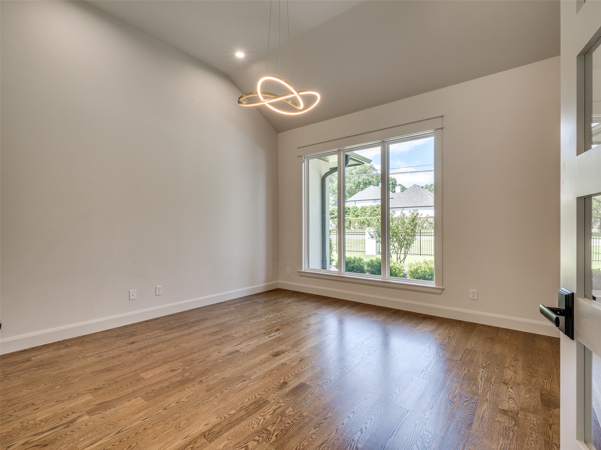 10775 S Sheridan Road Property Photo 15