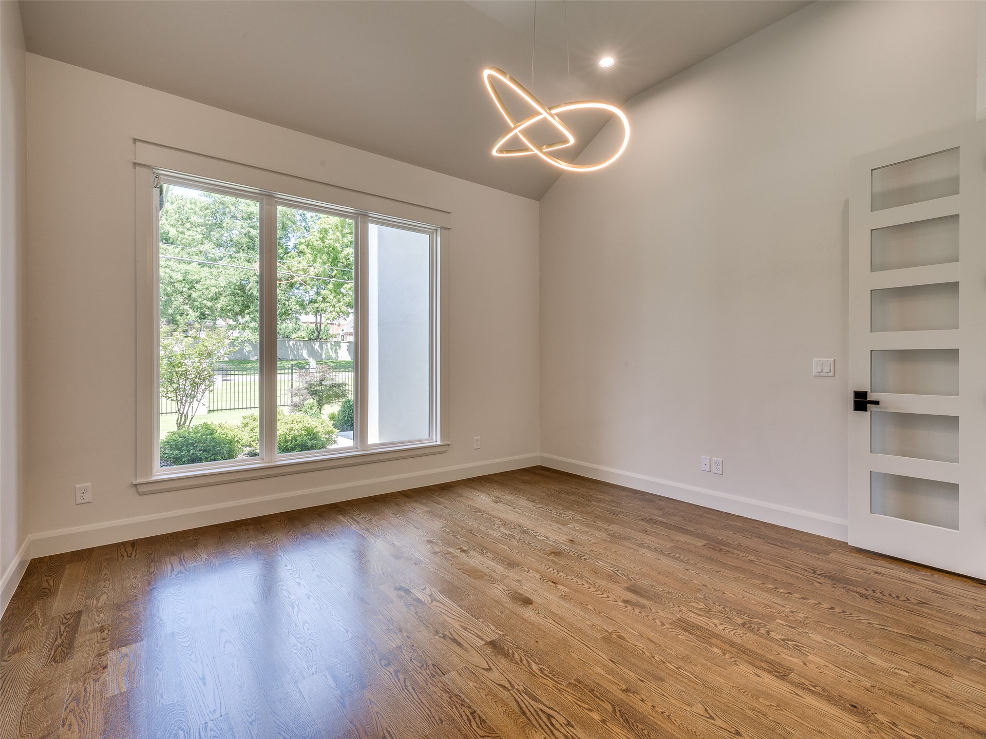 10775 S Sheridan Road Property Photo 18