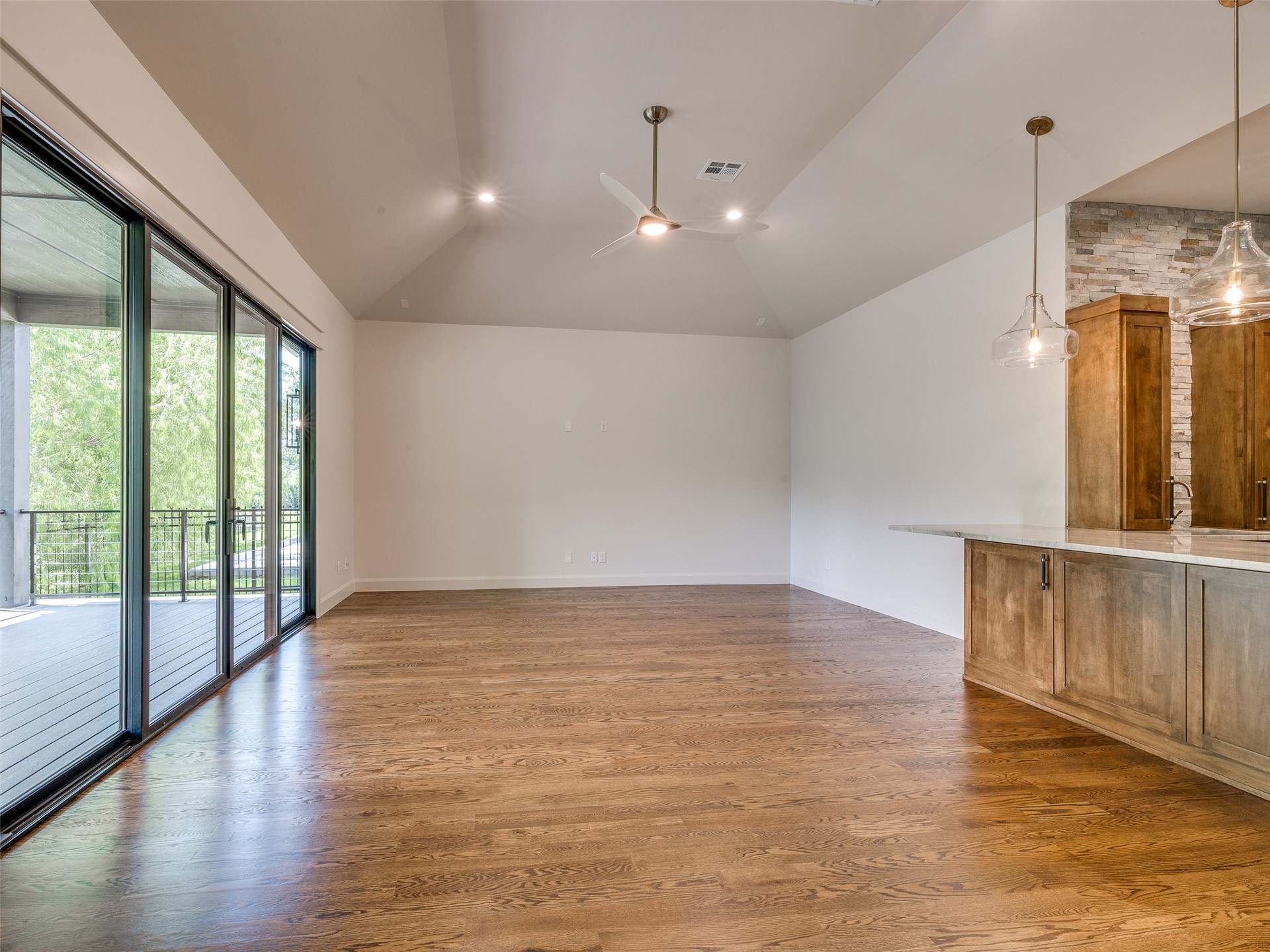 10775 S Sheridan Road Property Photo 25
