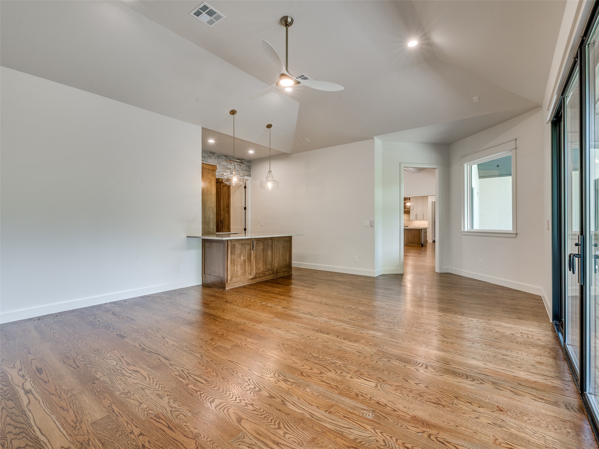 10775 S Sheridan Road Property Photo 27