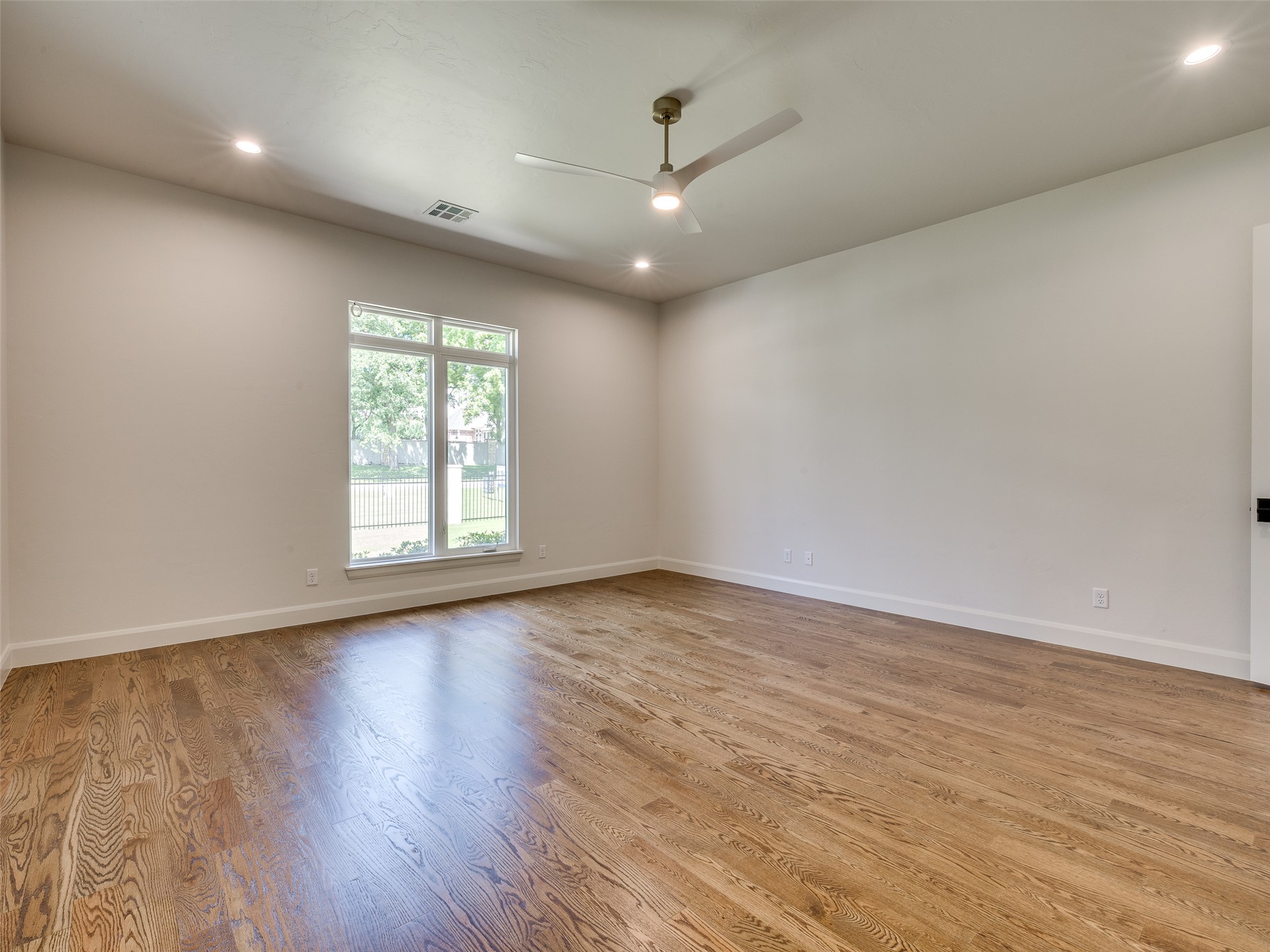 10775 S Sheridan Road Property Photo 36