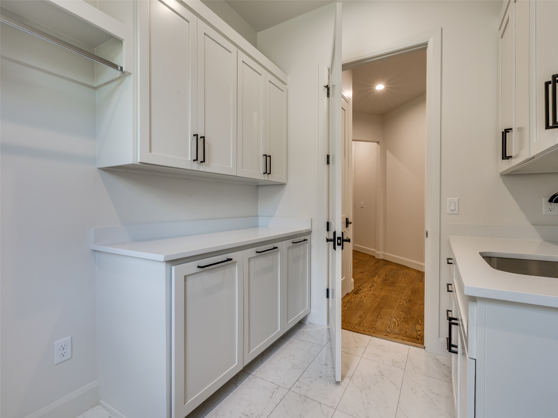 10775 S Sheridan Road Property Photo 49