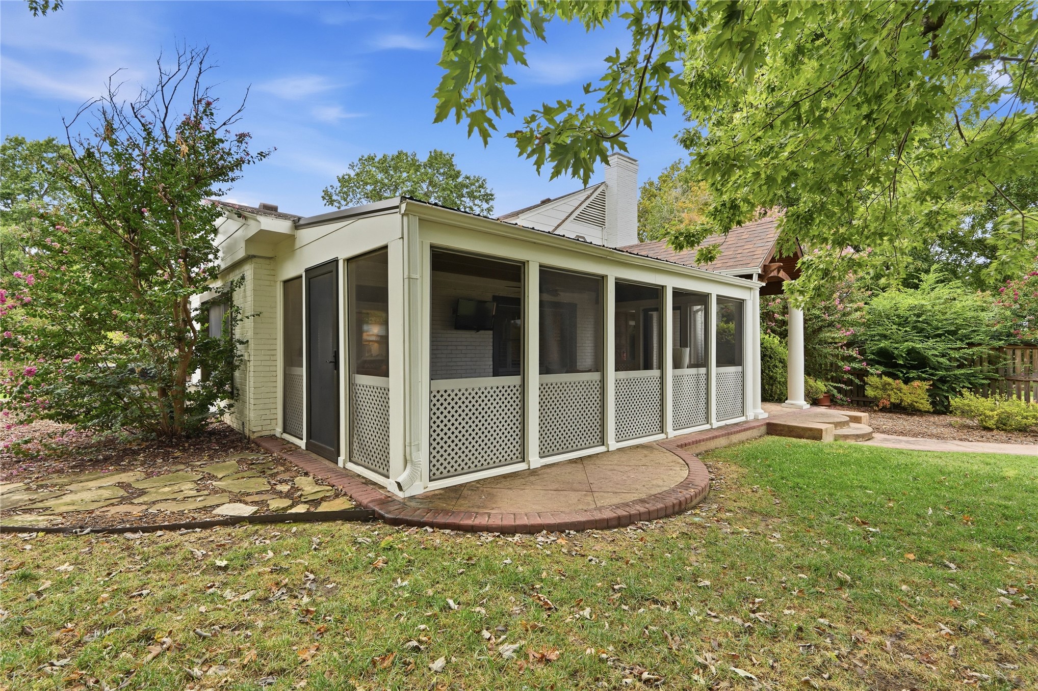 2750 E 22nd Street Property Photo 49