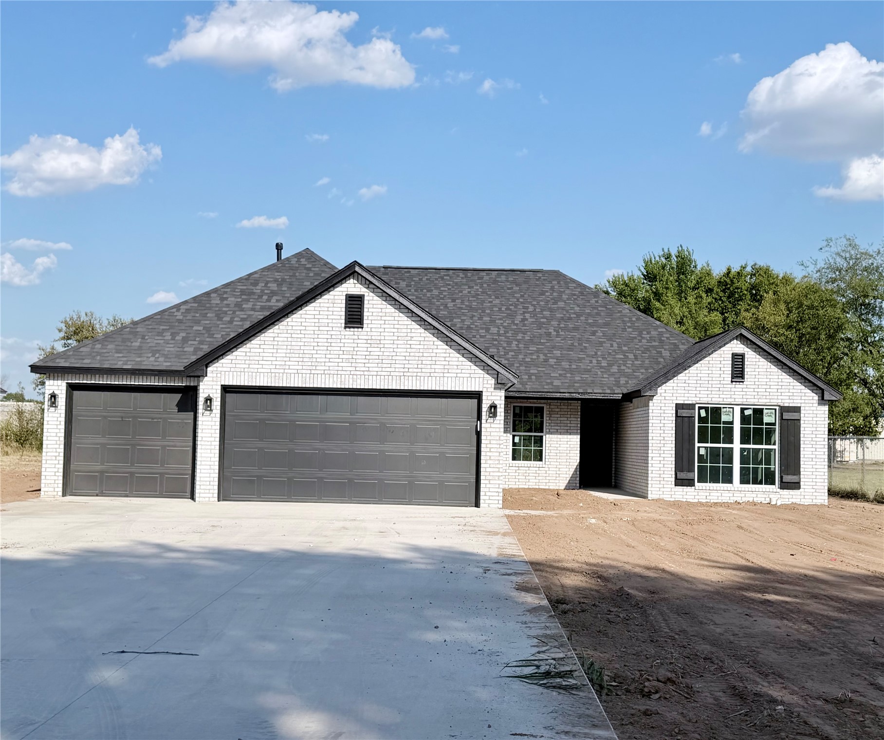 9937 N Osage Drive Property Photo 1