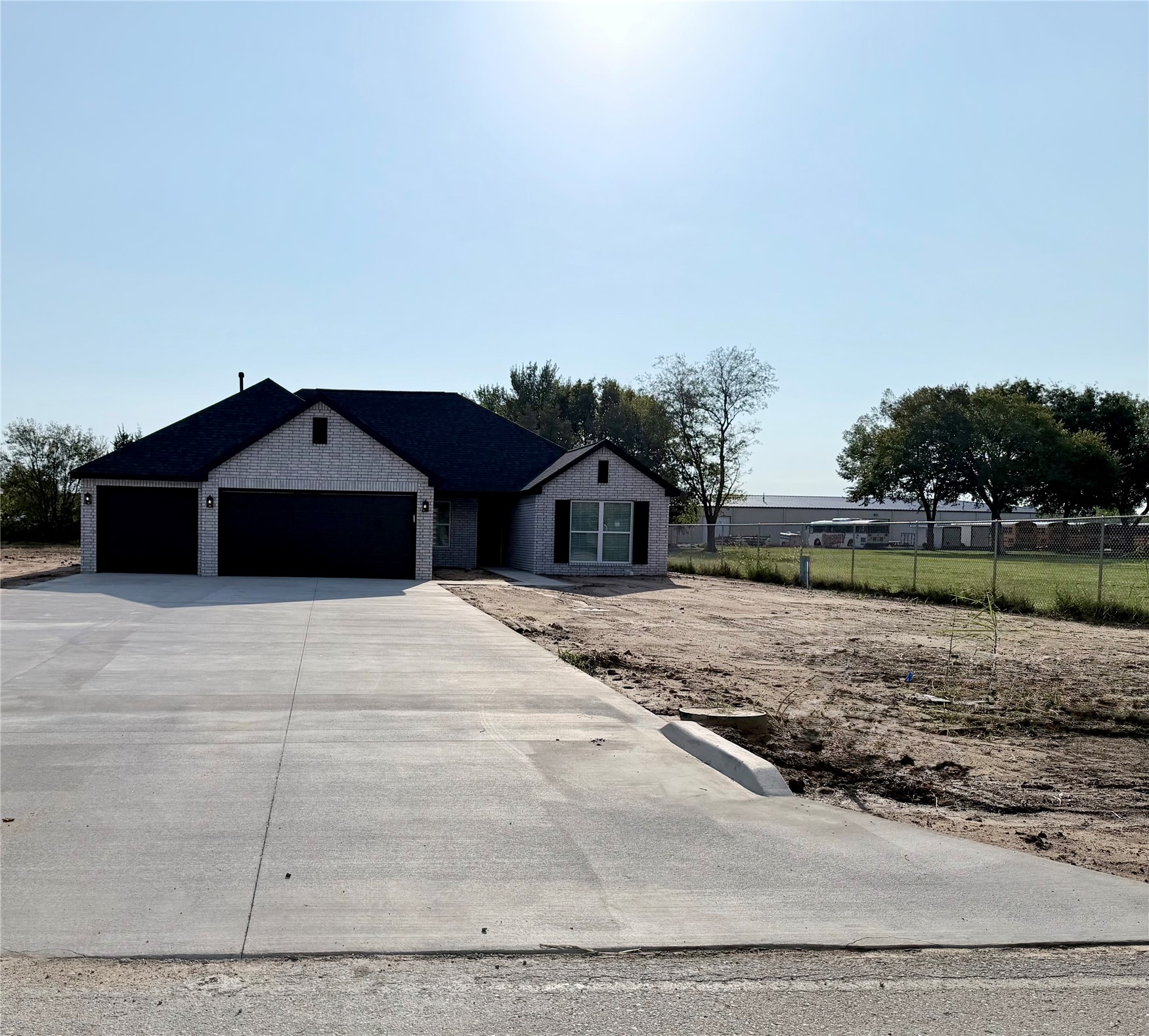 9937 N Osage Drive Property Photo 2
