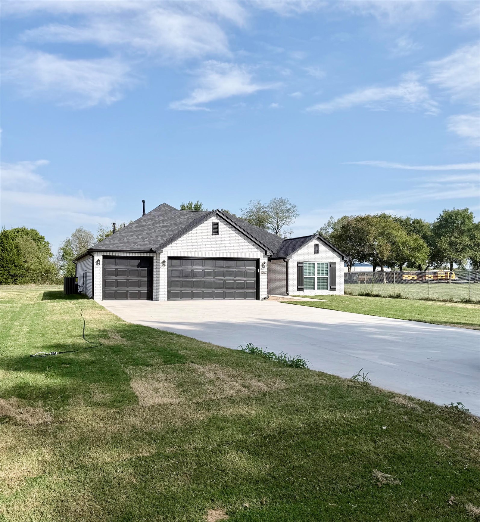 9937 N Osage Drive Property Photo 2