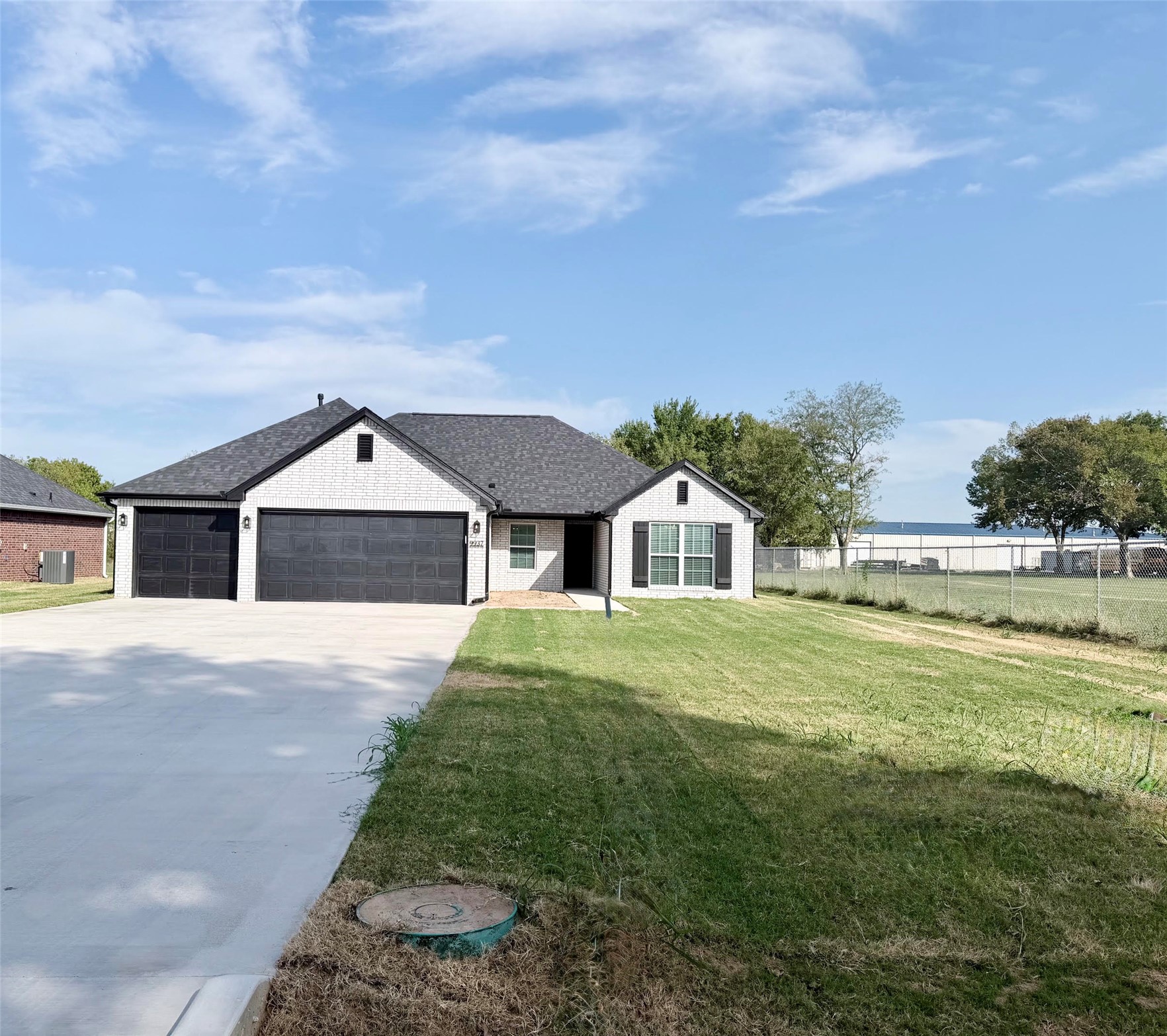 9937 N Osage Drive Property Photo 3