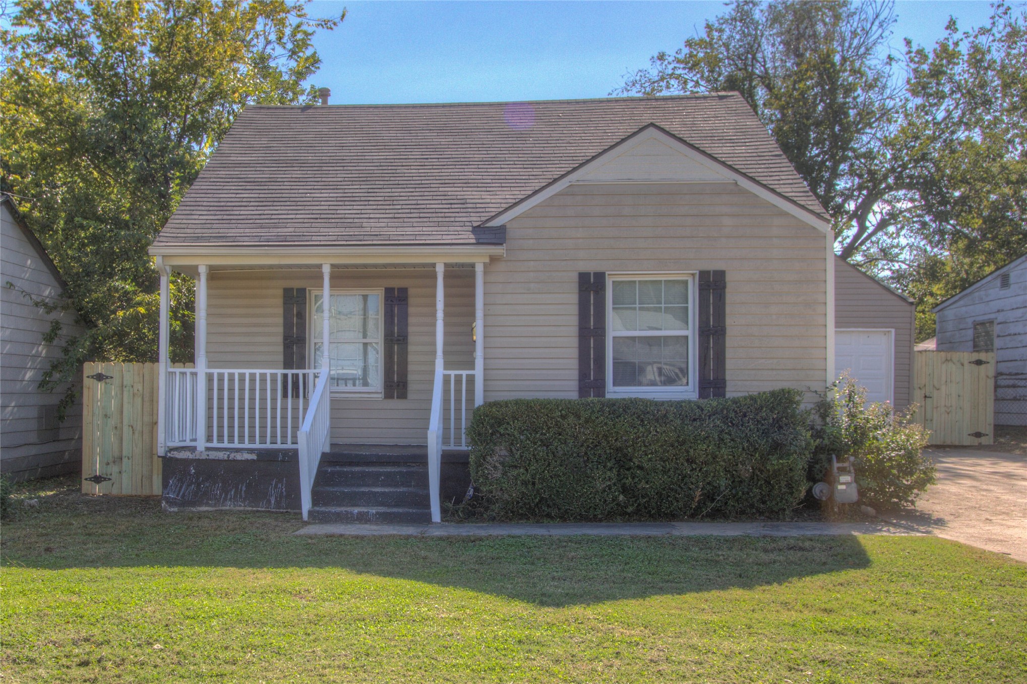 230 E Zion Street Property Photo 1