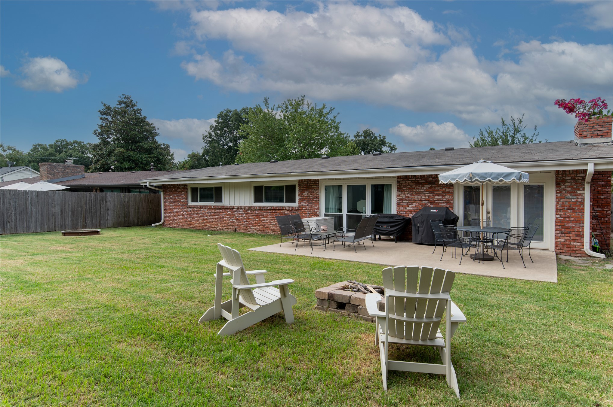 3727 E 56th Street Property Photo 2