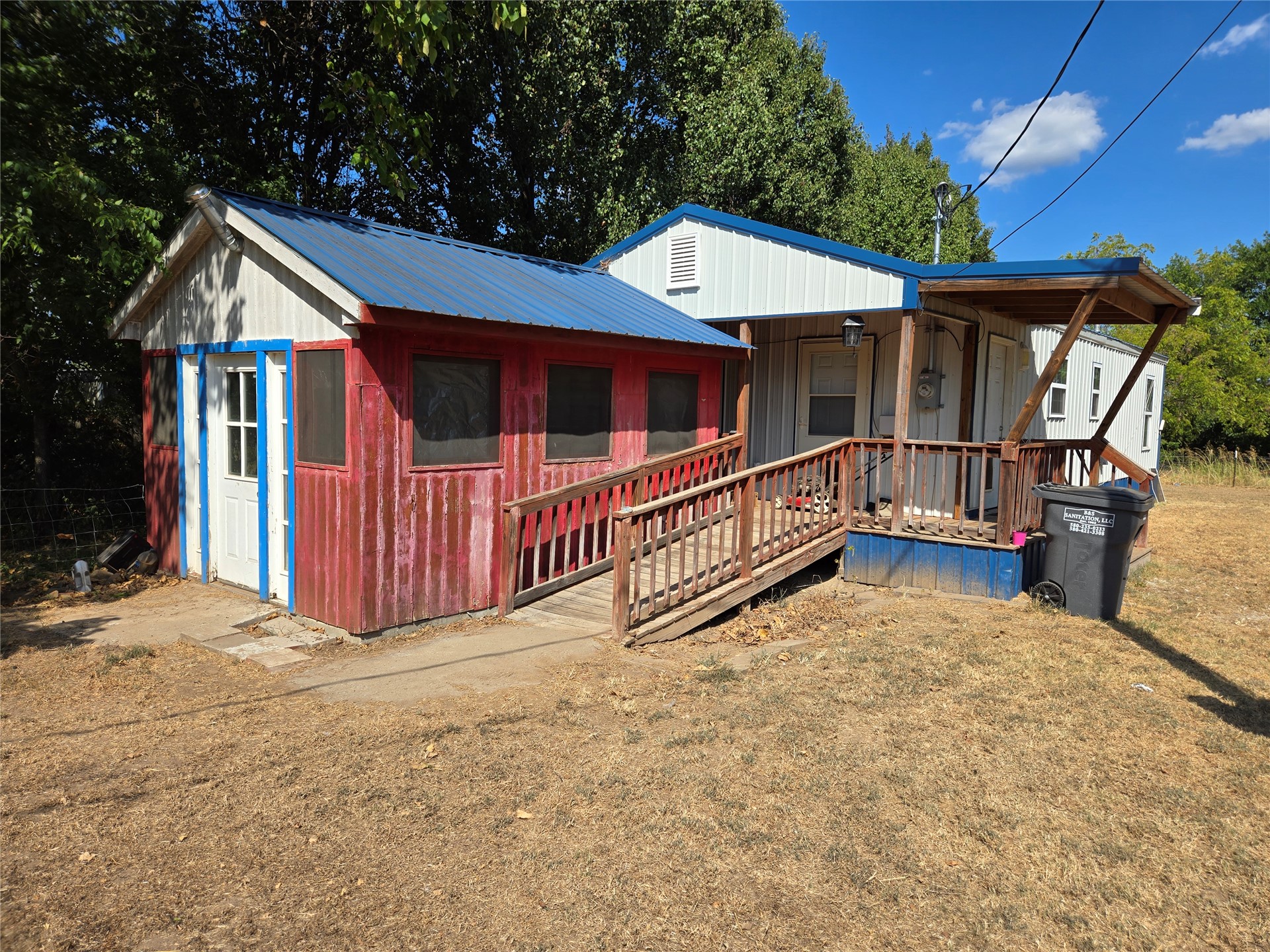 320 5th Property Photo 6