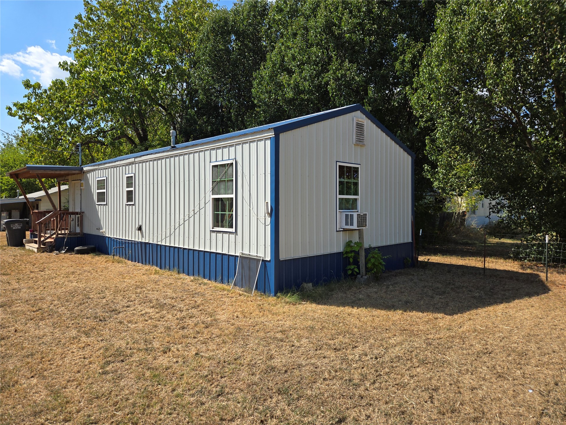 320 5th Property Photo 7