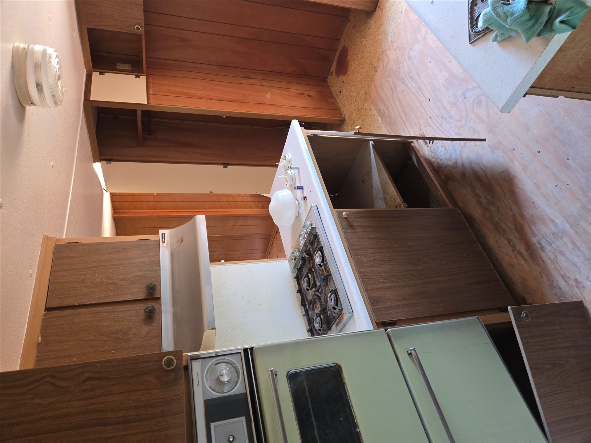 320 5th Property Photo 9