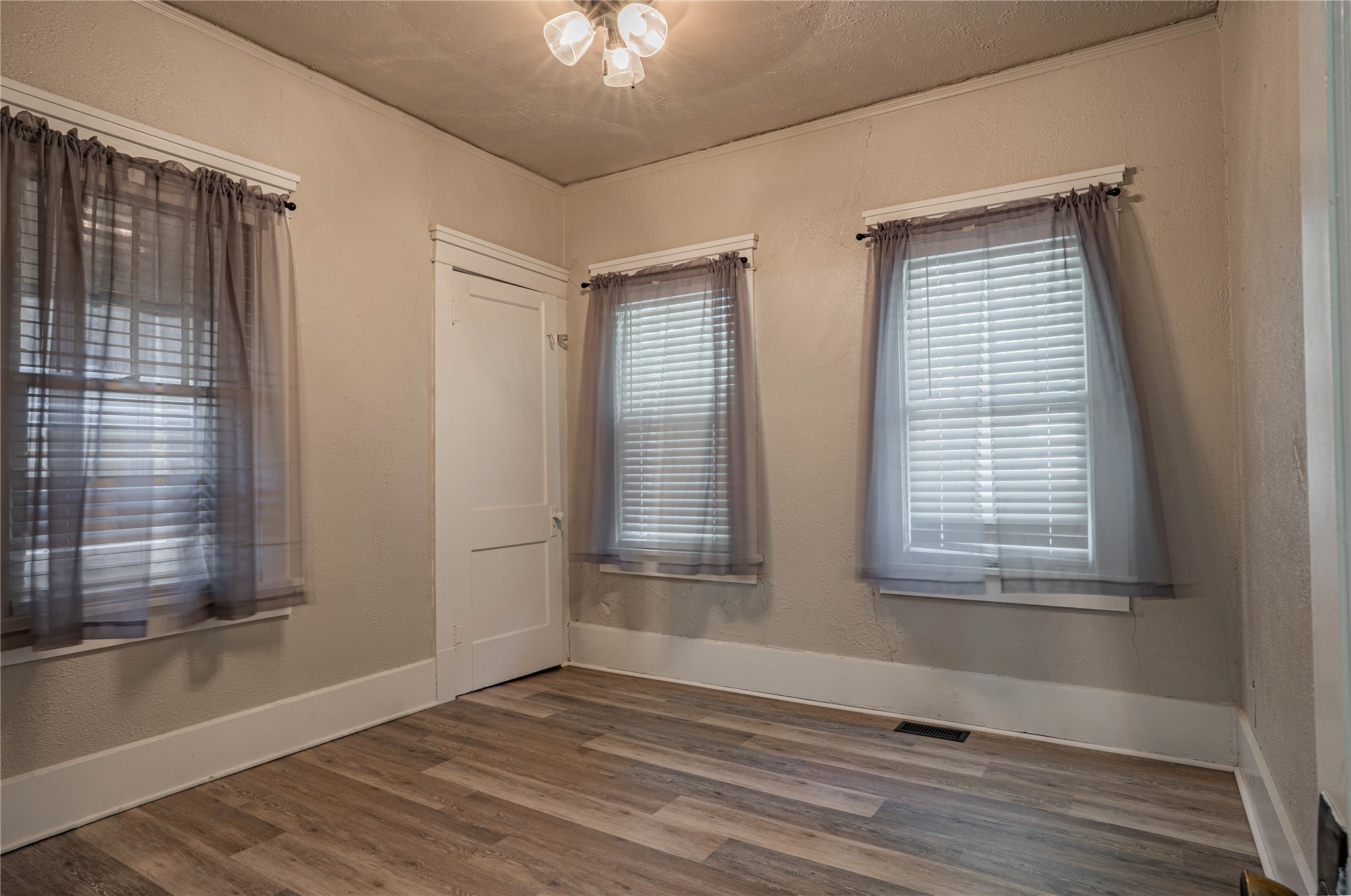125 W 15th Street Property Photo 30