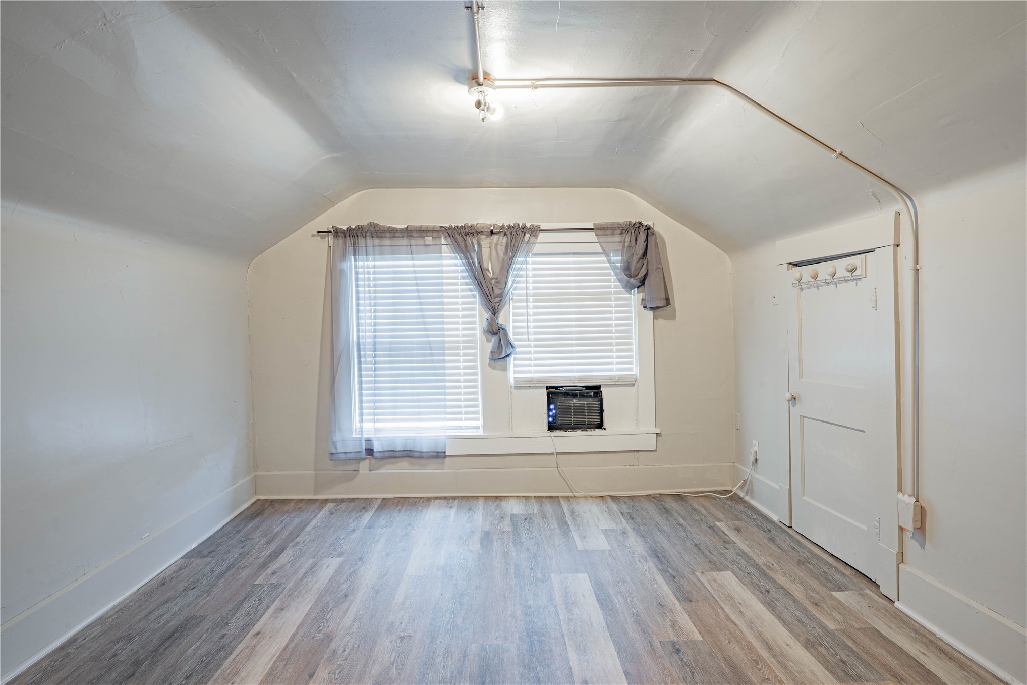 125 W 15th Street Property Photo 43