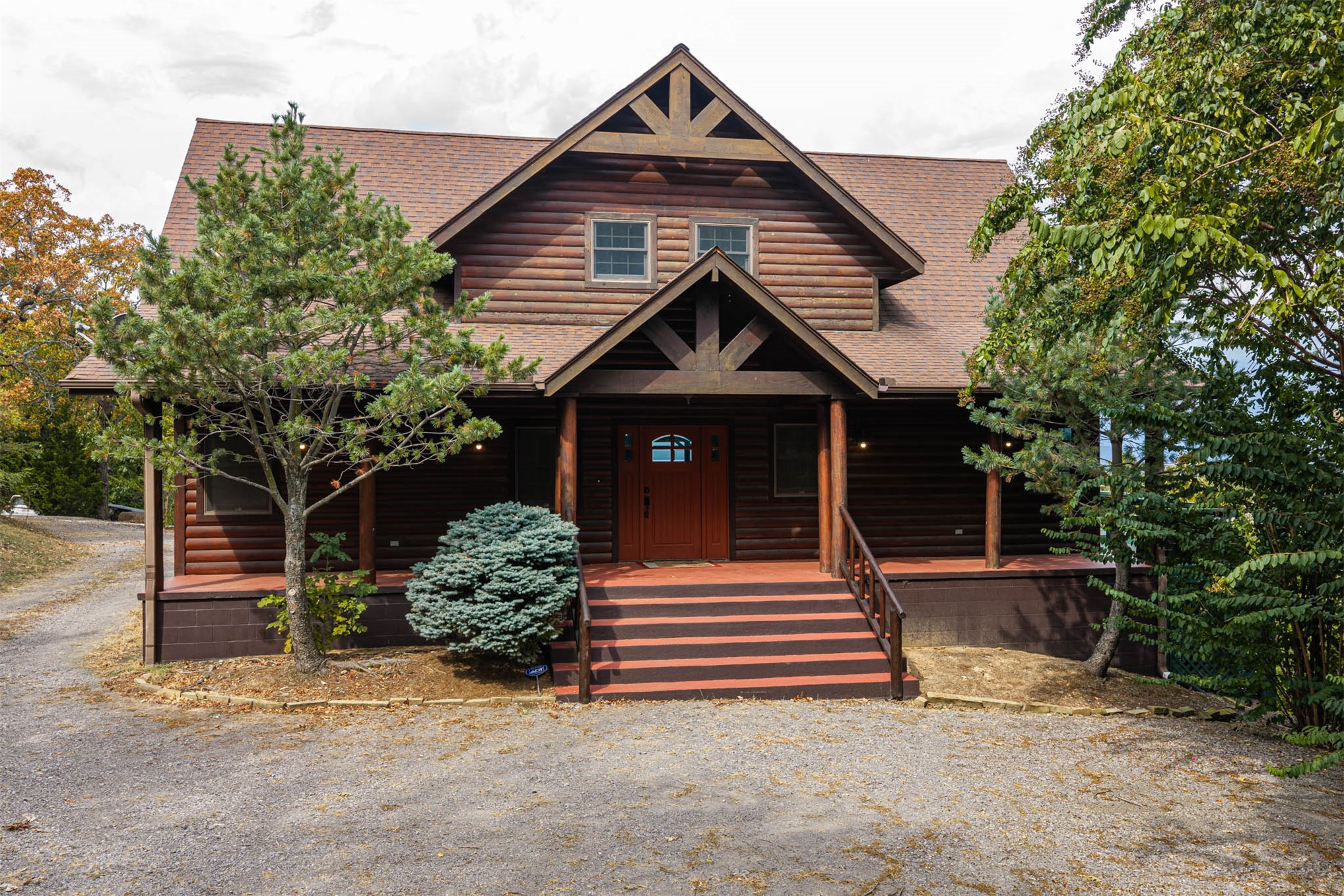 19807 E Snake Creek Road Property Photo 1