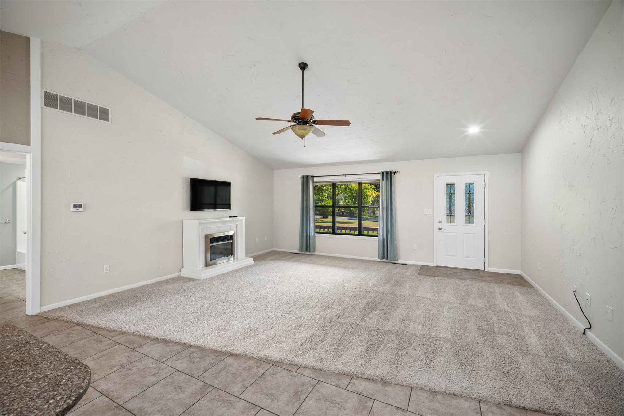 1303 N Iroquois Property Photo 5