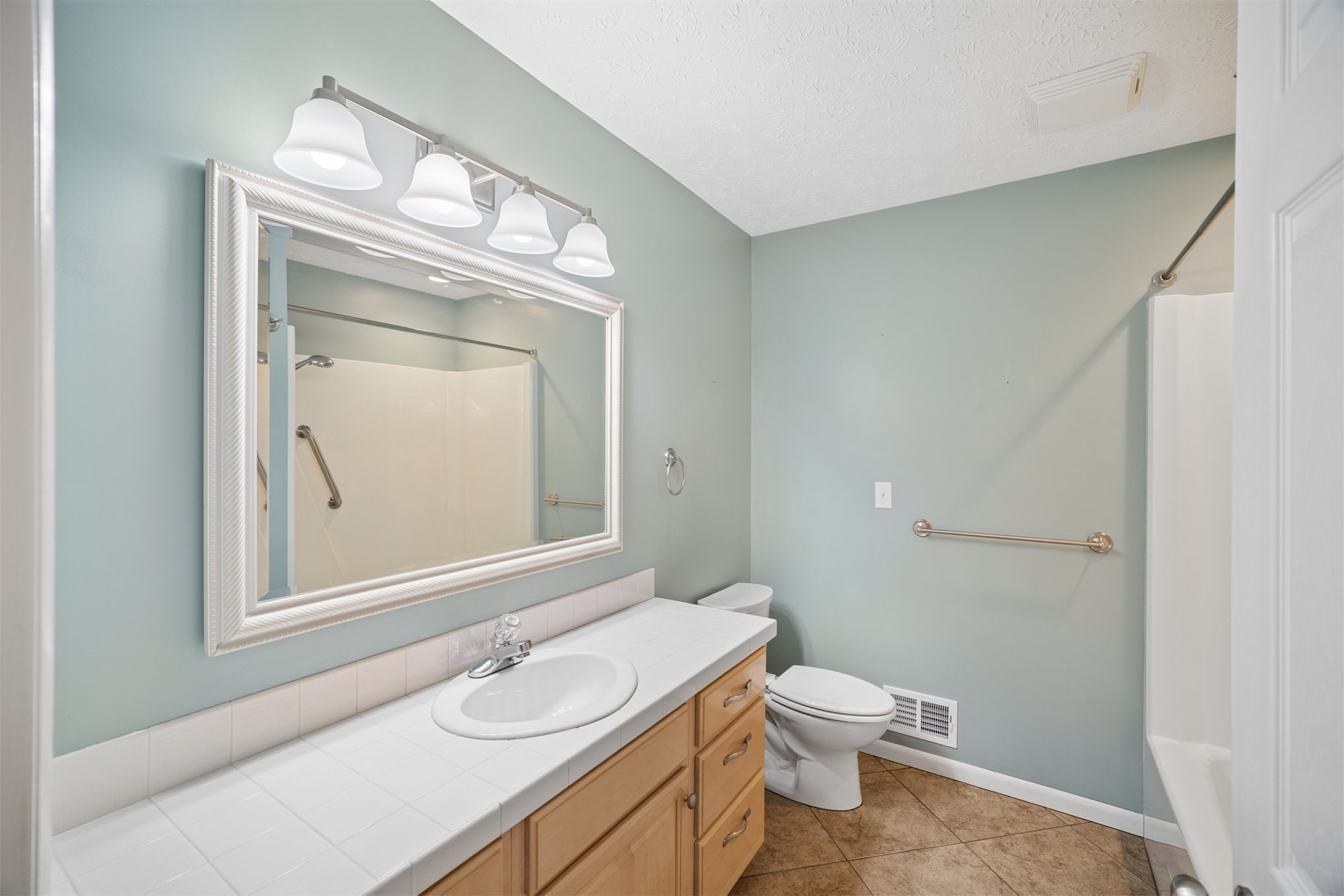 1303 N Iroquois Property Photo 23