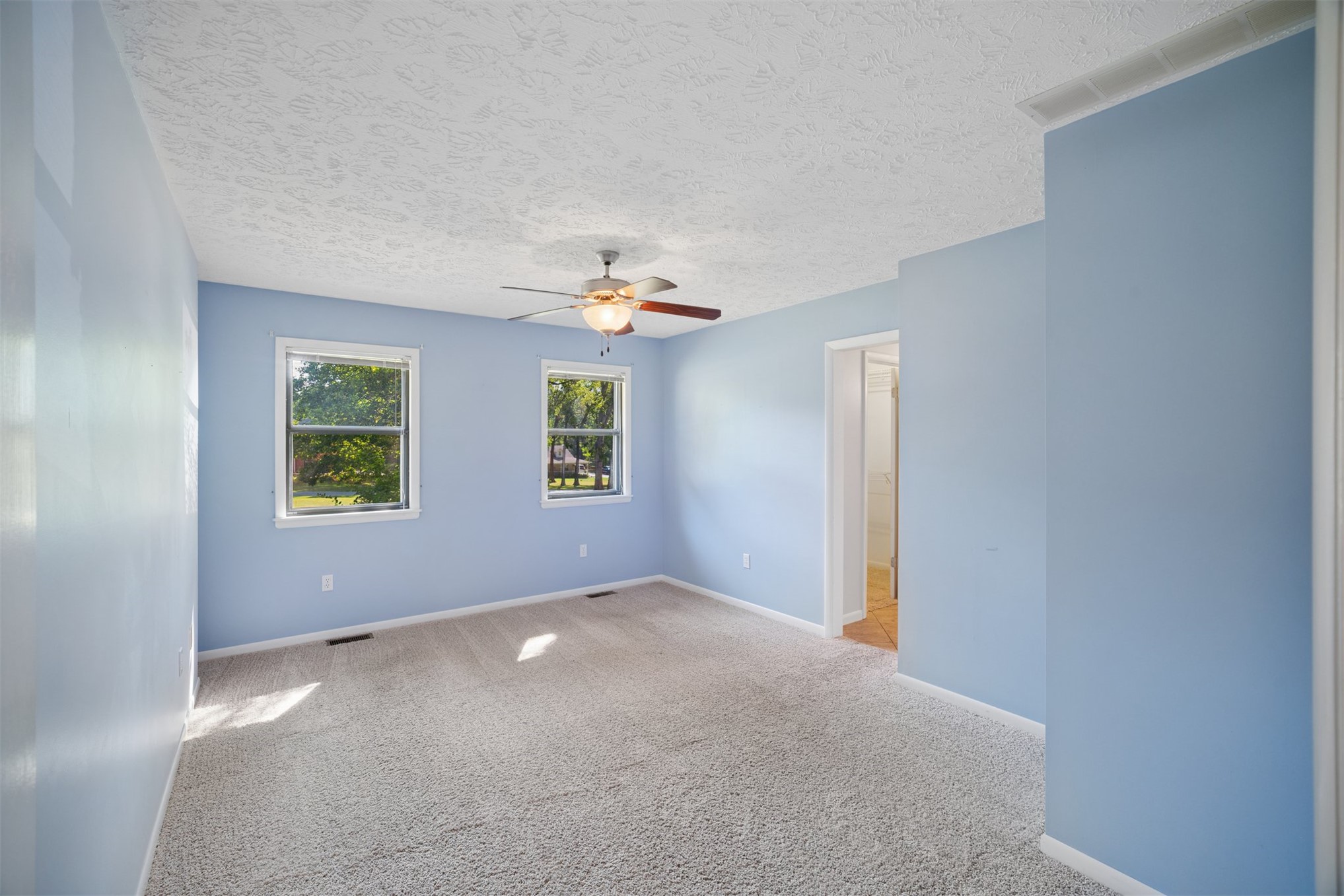 1303 N Iroquois Property Photo 28