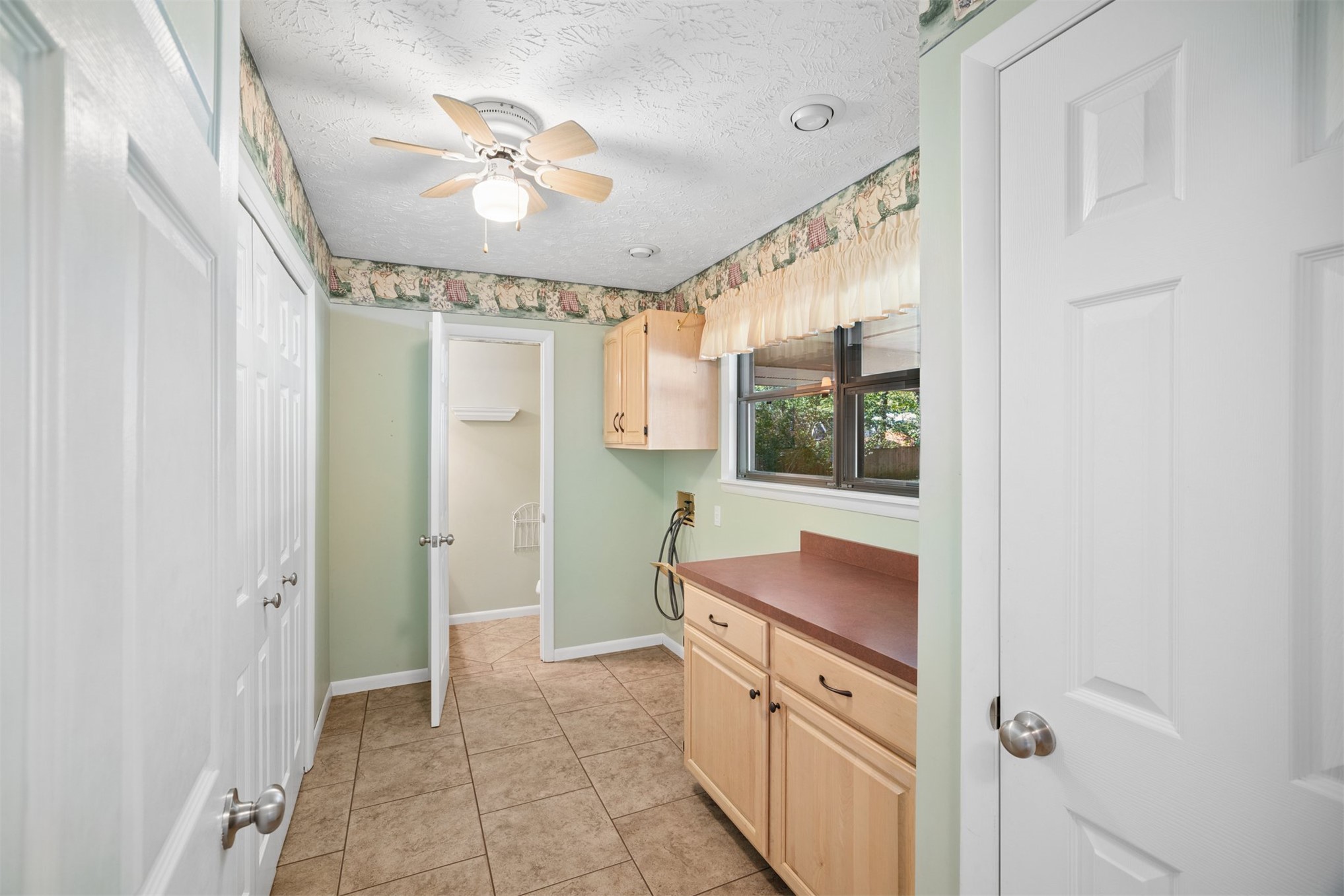 1303 N Iroquois Property Photo 31