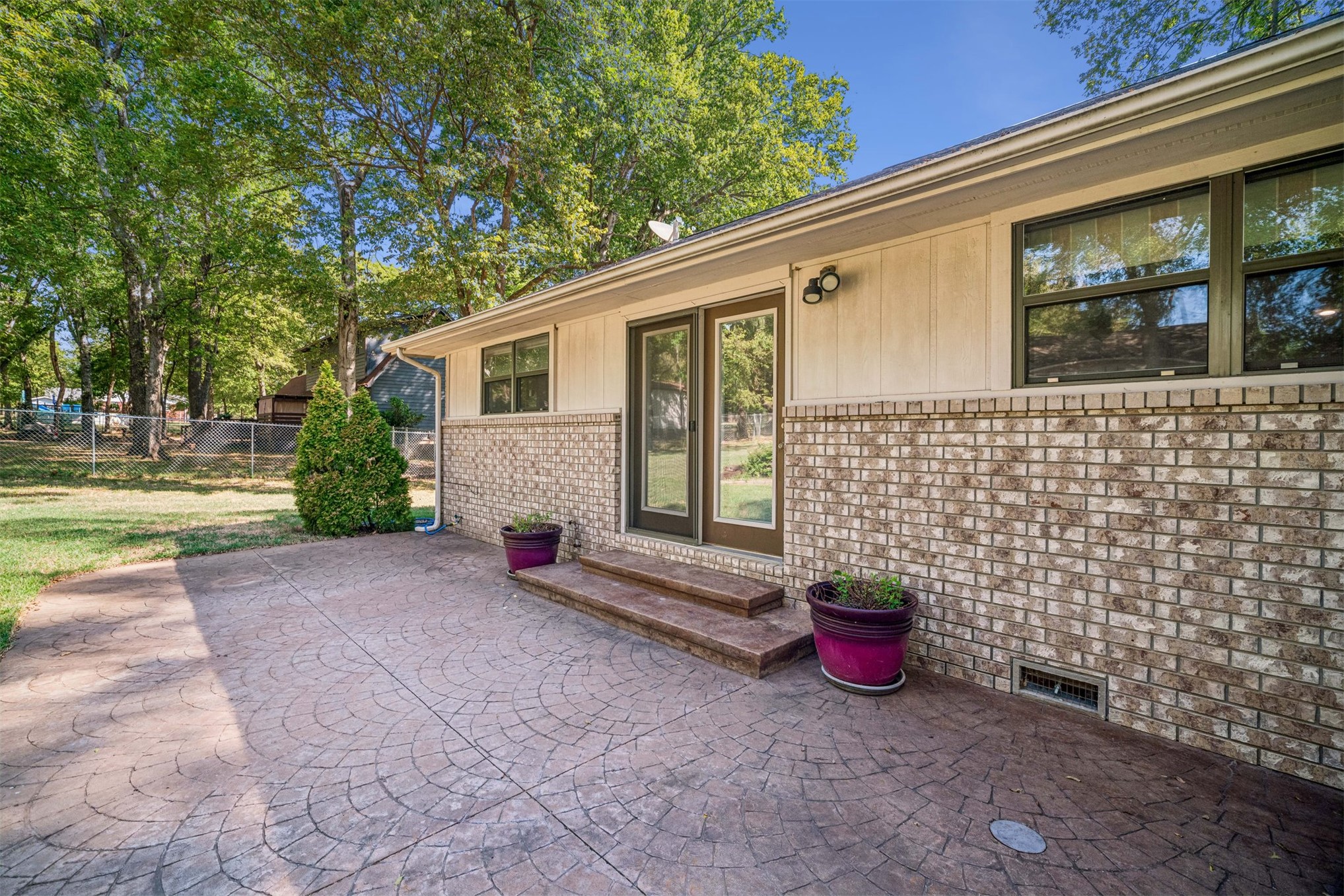 1303 N Iroquois Property Photo 33
