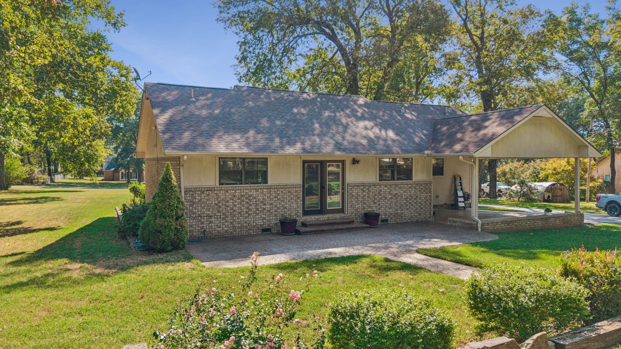 1303 N Iroquois Property Photo 37