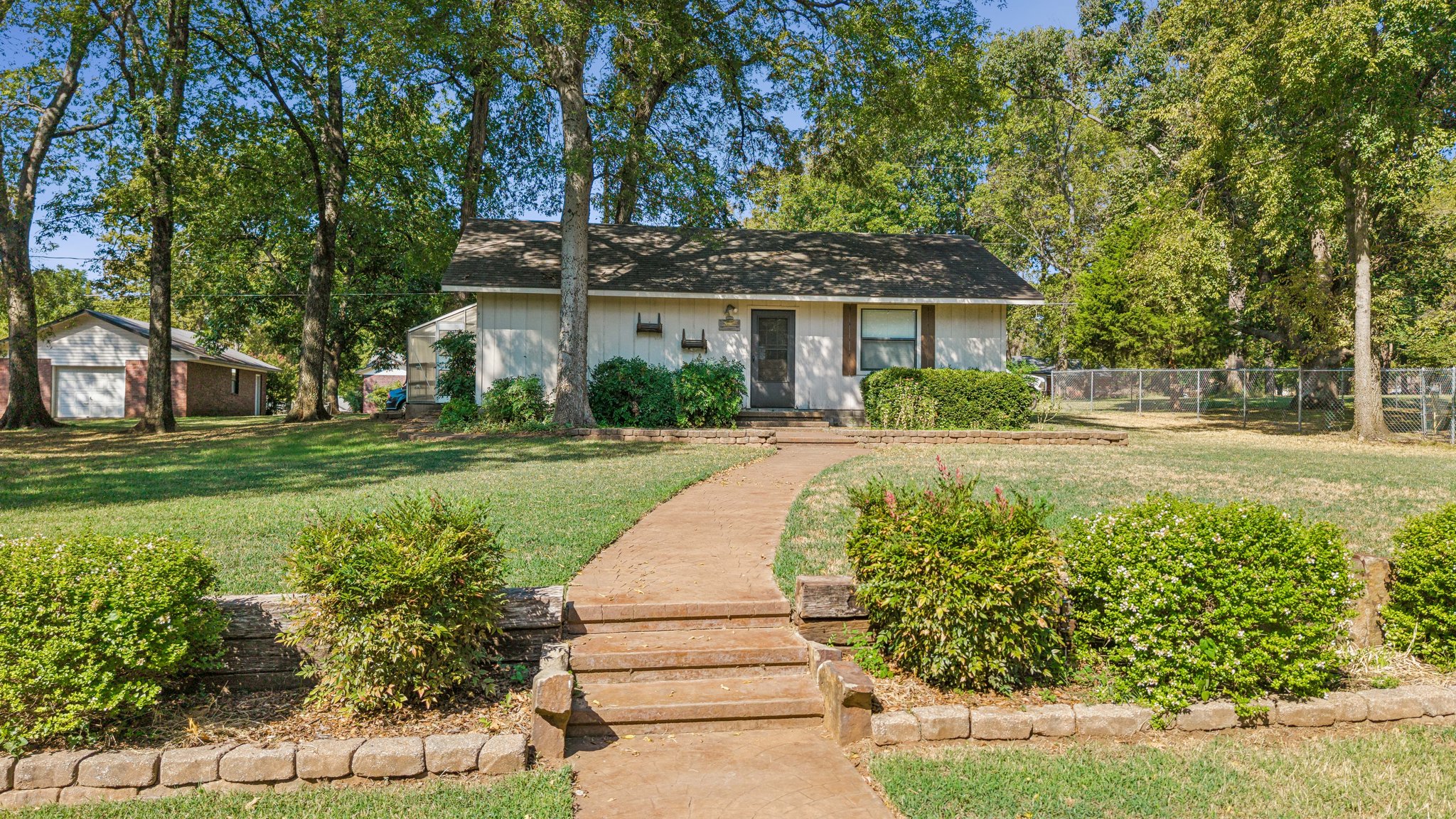 1303 N Iroquois Property Photo 40