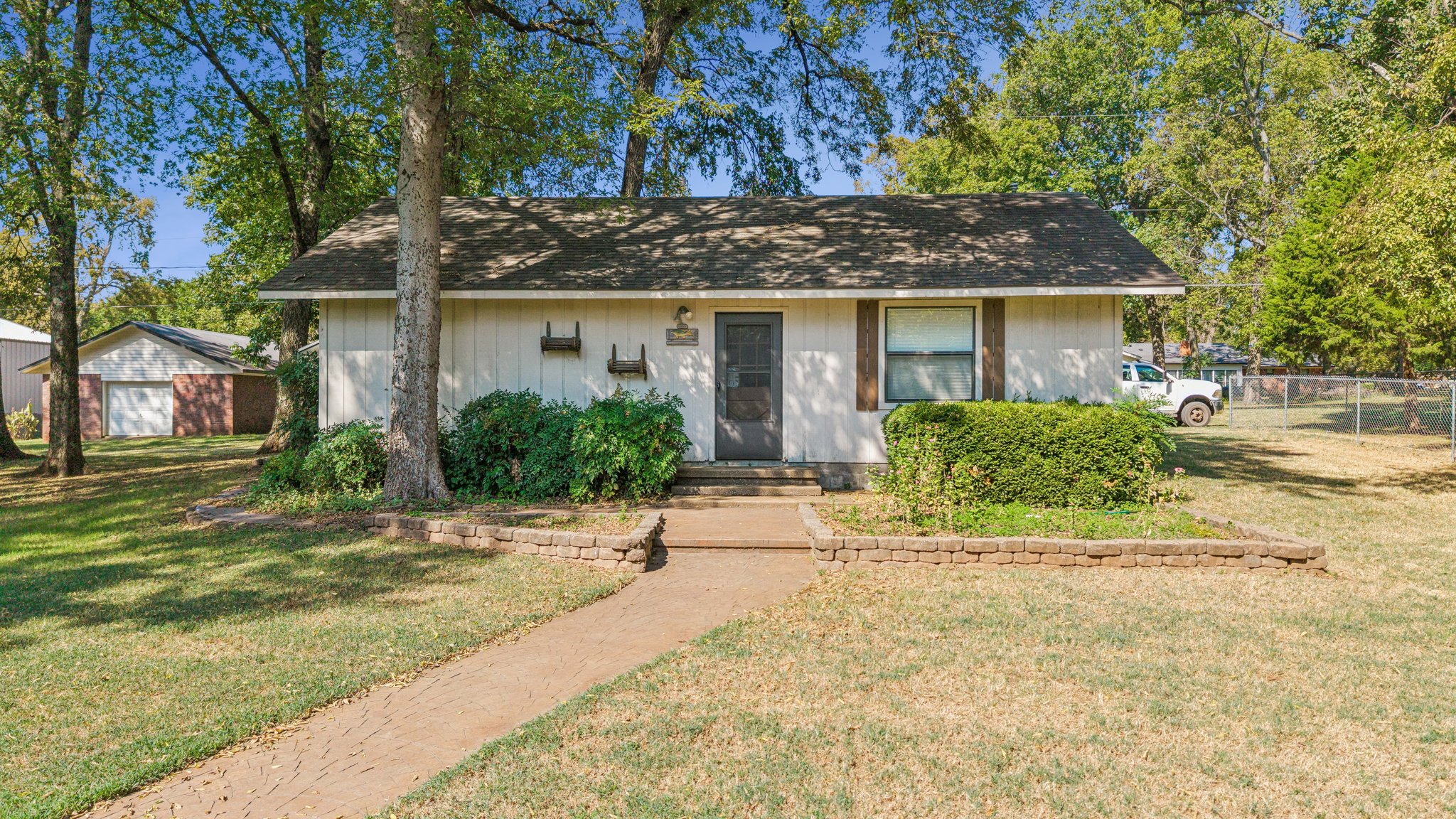 1303 N Iroquois Property Photo 41