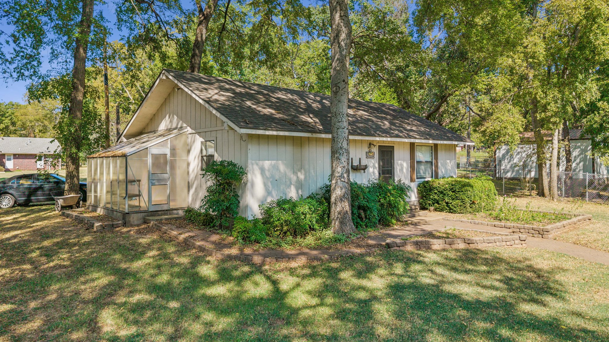 1303 N Iroquois Property Photo 42