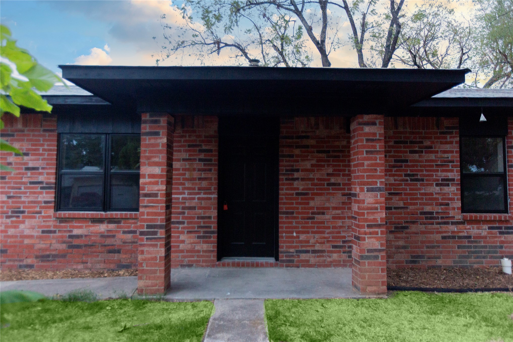 8141 High Hill Road Property Photo 3