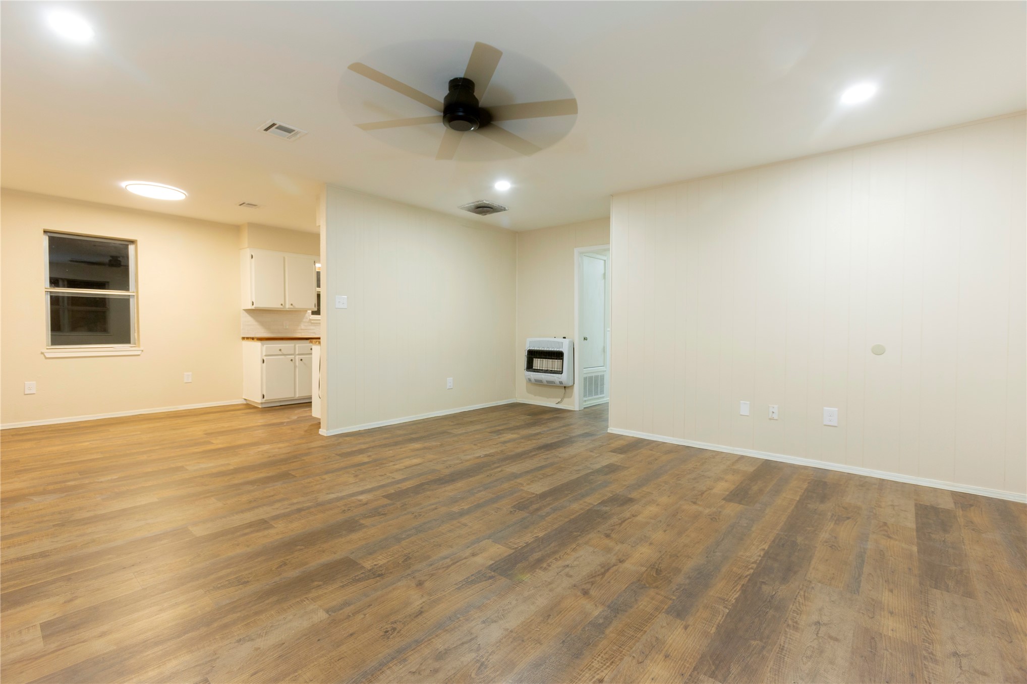 8141 High Hill Road Property Photo 7